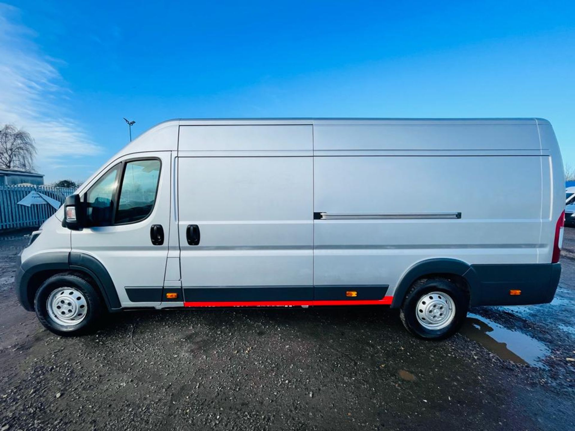 ** ON SALE ** Peugeot Boxer 2.2 HDI Professional L4 H2 2016 '16 Reg' Sat Nav - Air Con - - Image 8 of 24