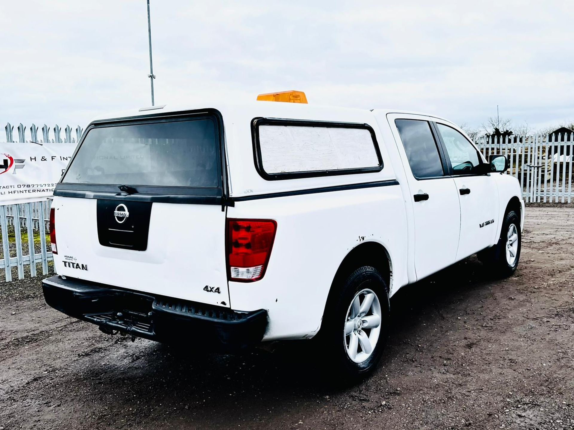 Nissan Titan 5.6L V8 Crew-Cab 4WD '2011 Year' - A/C - 6 Seats - Cruise Control - **RARE** - Image 11 of 25