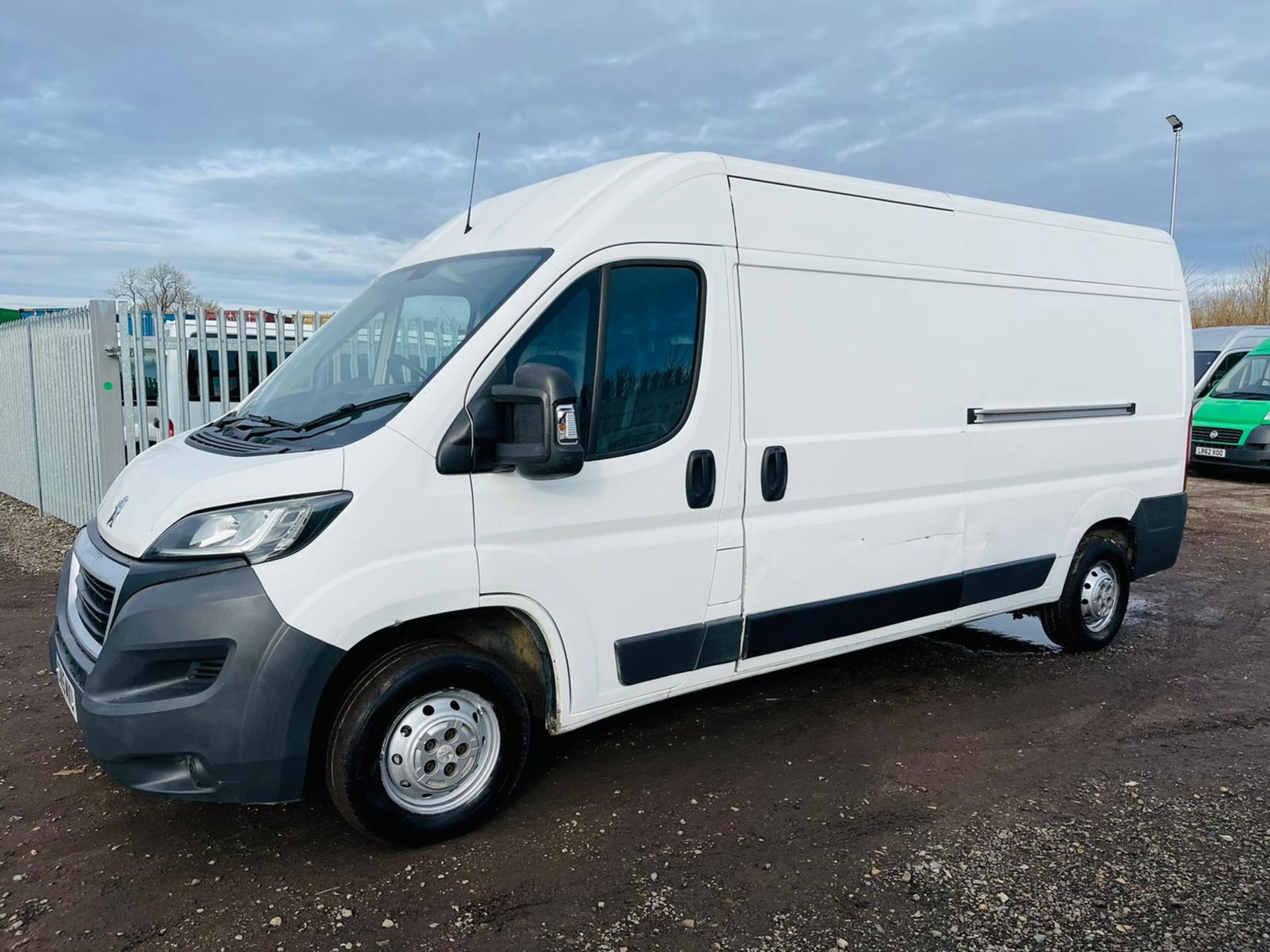 ** ON SALE ** Peugeot Boxer 2.2 HDI 335 L3 H2 2015 '15 reg' - Sat Nav - Air Con - Panel Van- White - Image 6 of 19