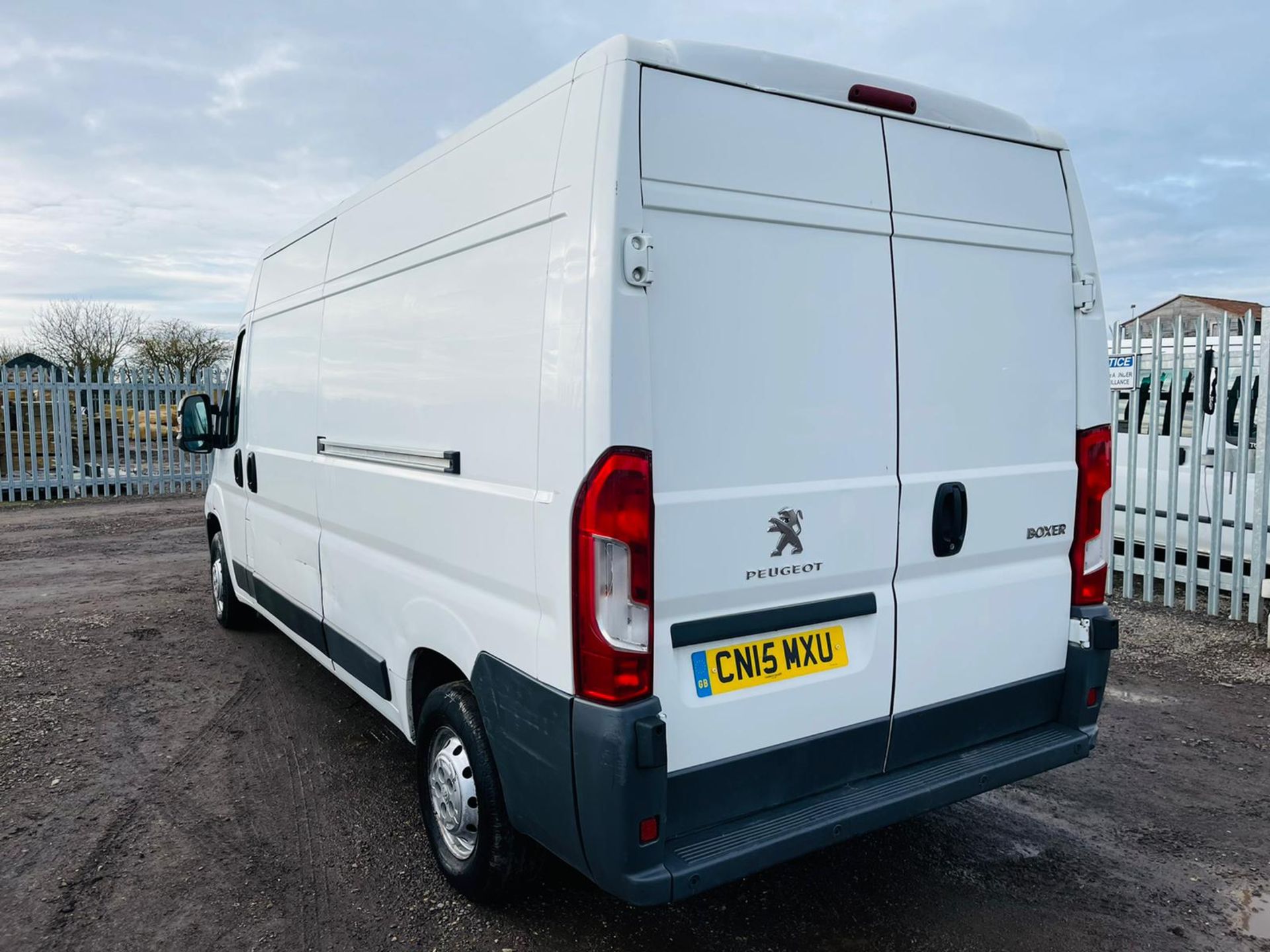 ** ON SALE ** Peugeot Boxer 2.2 HDI 335 L3 H2 2015 '15 reg' - Sat Nav - Air Con - Panel Van- White - Image 10 of 19