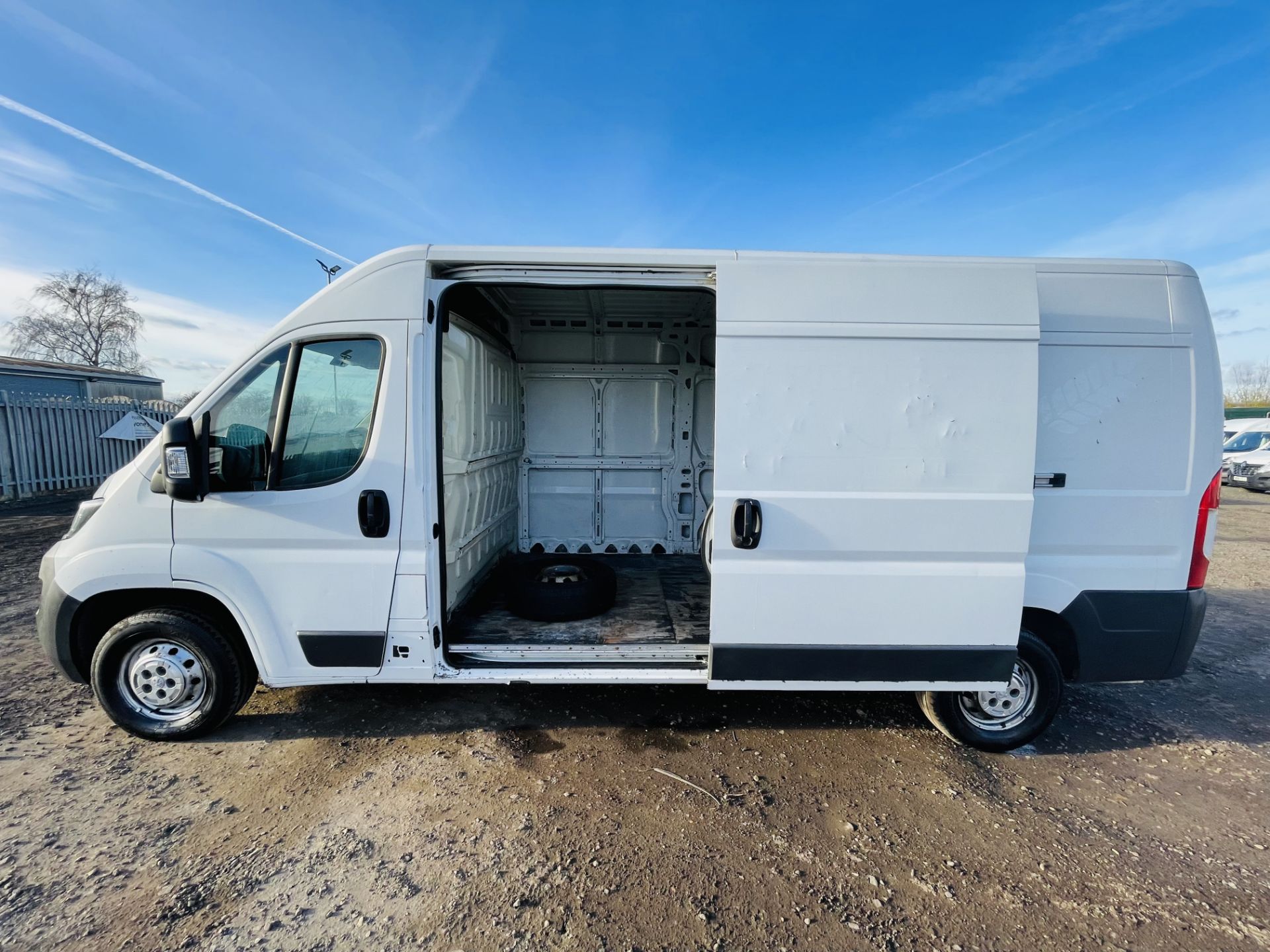 ** ON SALE ** Peugeot Boxer 2.2 HDI 130 335 L3 H2 2015 '64 Reg' Elec Pack - Panel Van - Image 8 of 21