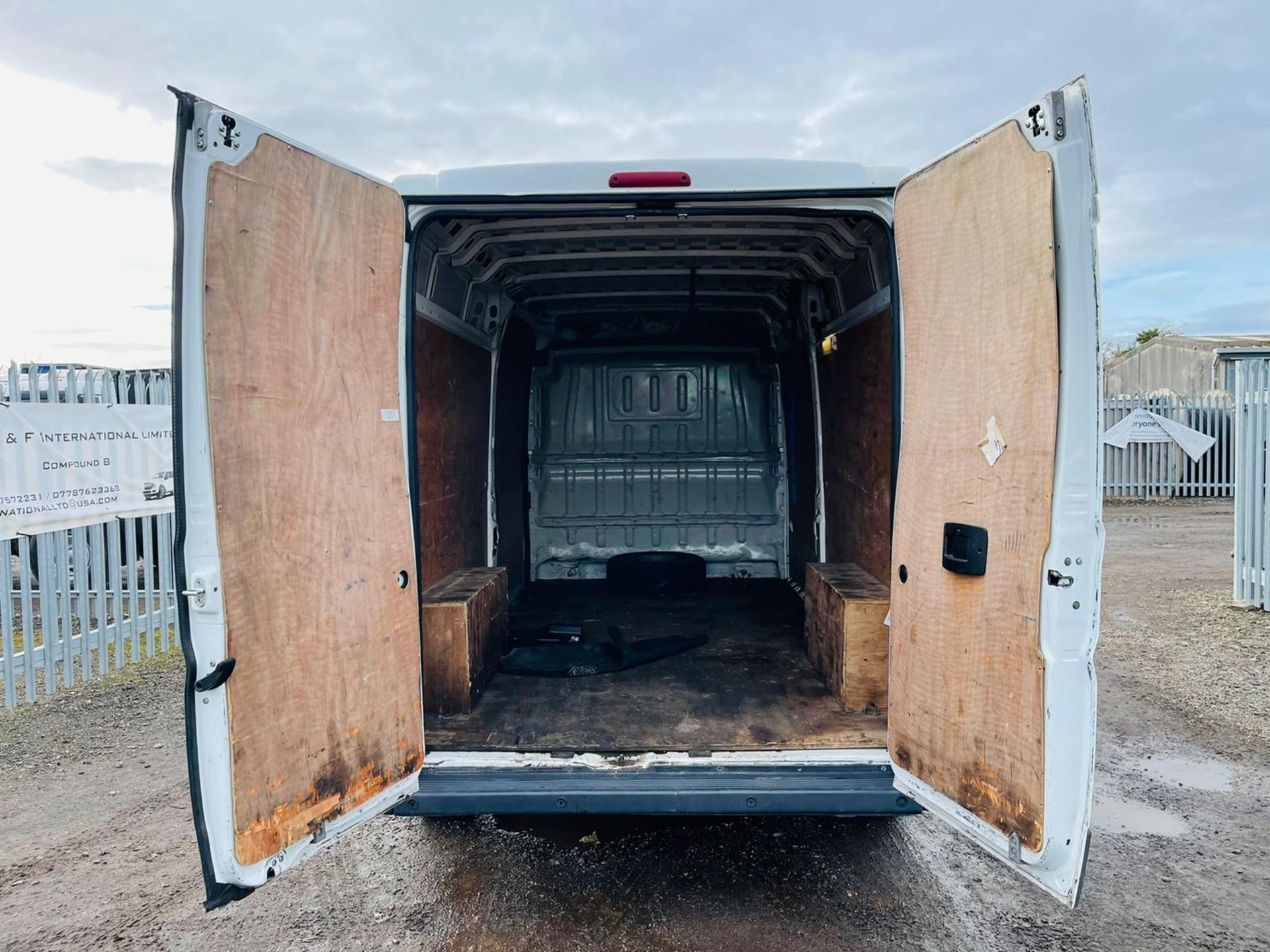 ** ON SALE ** Peugeot Boxer 2.2 HDI 335 L3 H2 2015 '15 reg' - Sat Nav - Air Con - Panel Van- White - Image 12 of 19