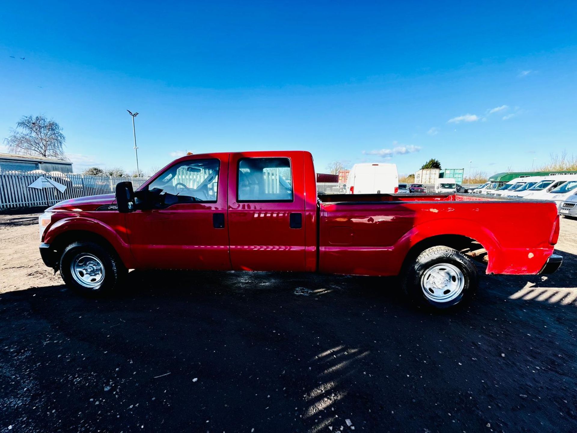 ** ON SALE ** Ford F 250 6.2L V8 XL '2011 Year' **Super Duty** Super Crew Cab - A/C - Image 7 of 24