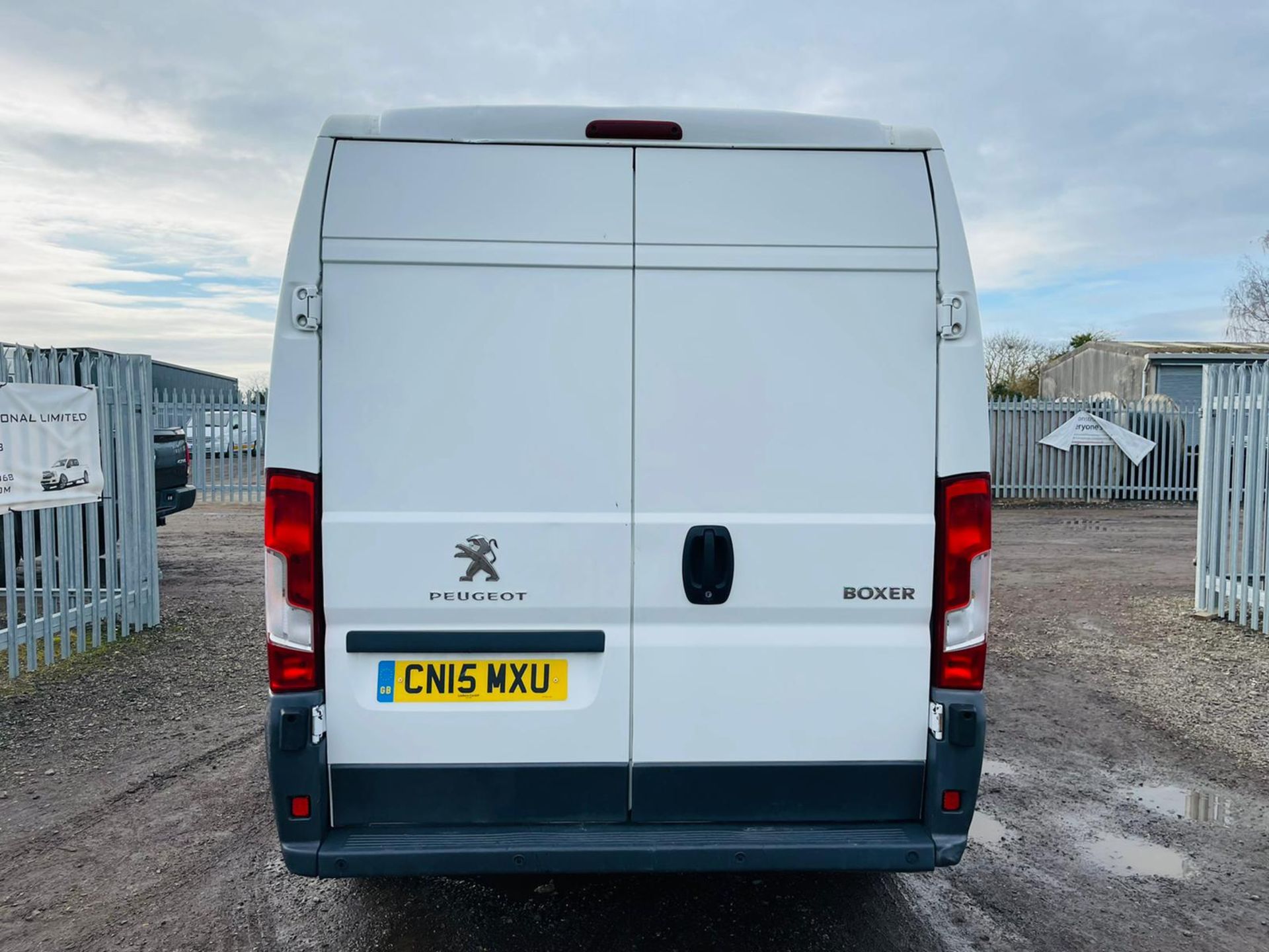 ** ON SALE ** Peugeot Boxer 2.2 HDI 335 L3 H2 2015 '15 reg' - Sat Nav - Air Con - Panel Van- White - Image 11 of 19