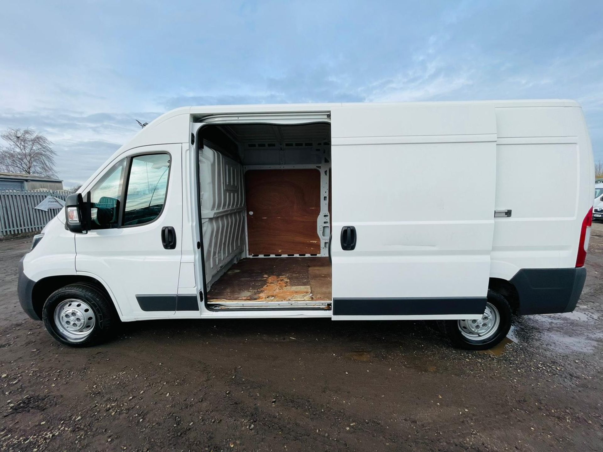 ** ON SALE ** Peugeot Boxer 2.0 BLUE HDI 335 Pro HDI L3 H2 2017 '67 Reg' - Panel Van - Euro 6 - - Image 7 of 17