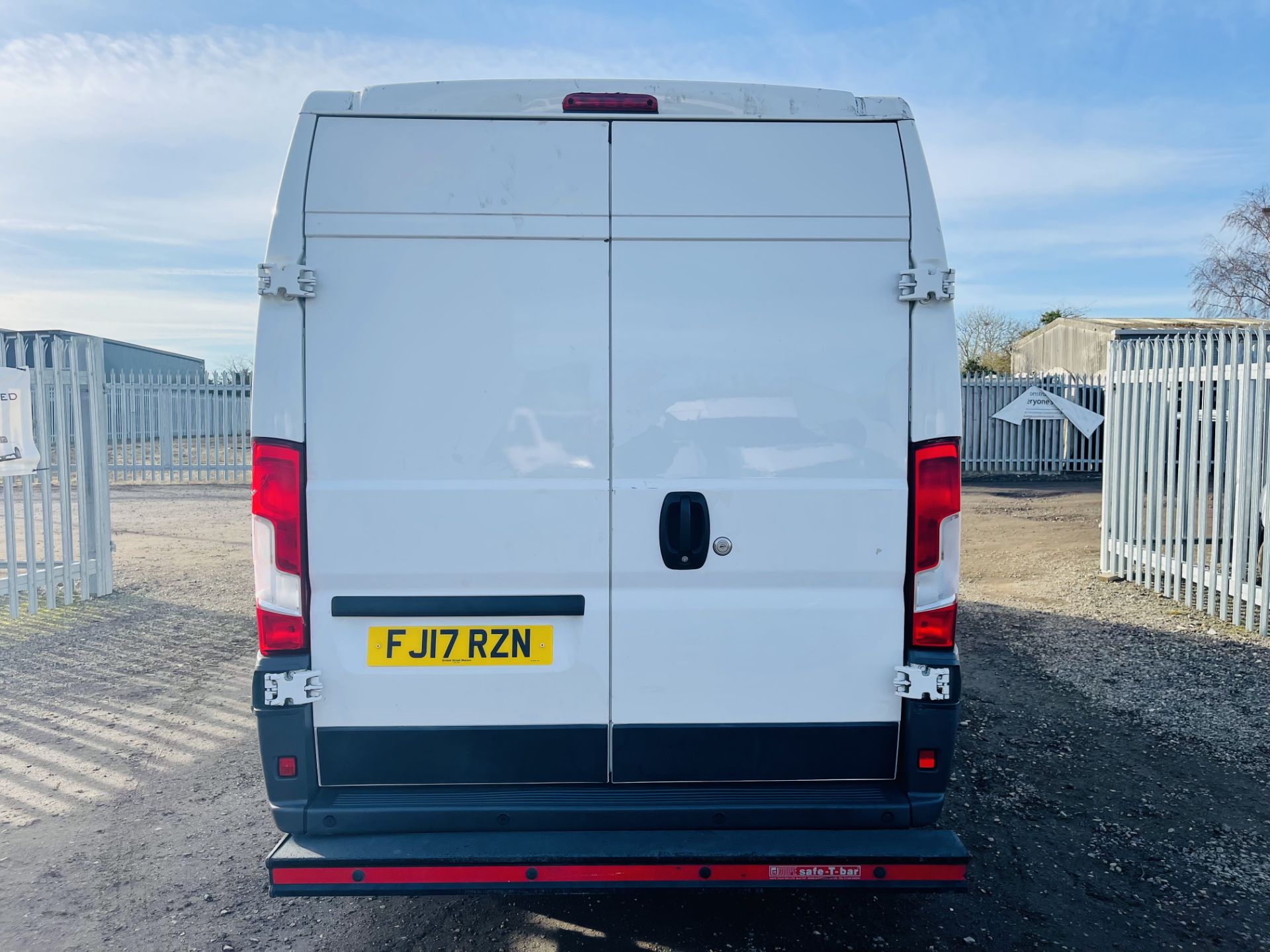 ** ON SALE ** Citroen Relay 2.0 BLUE HDI 130 Enterprise L3 H2 2017 '17 Reg' A/C - ULEZ Compliant - - Image 9 of 20