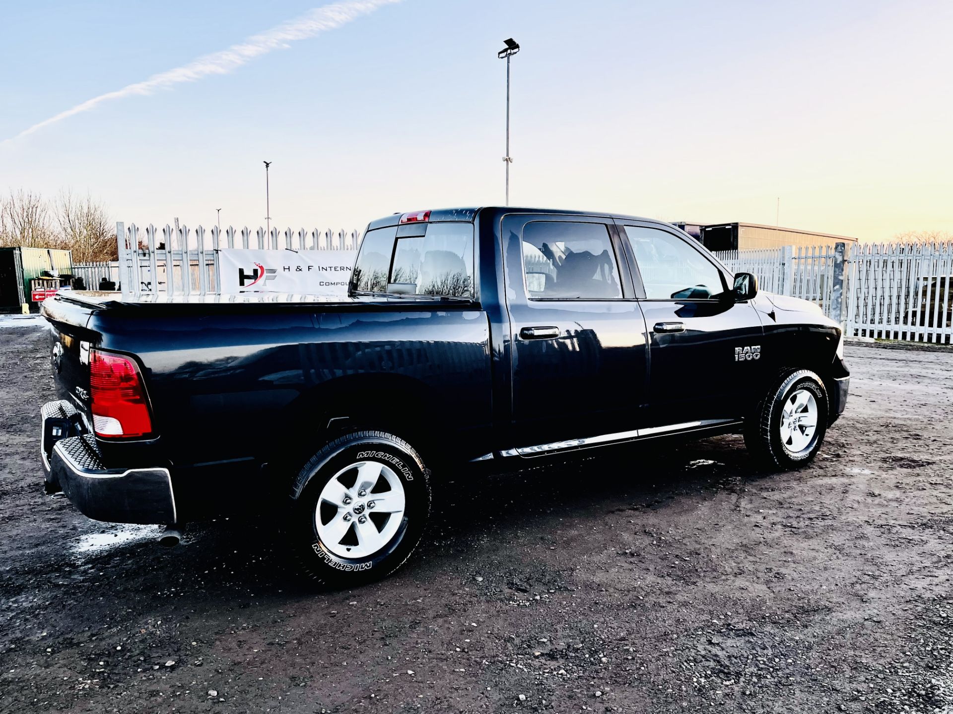 Dodge Ram 3.5L V6 1500 Crew Cab SLT ' 2015 Year ' A/C - 6 Seats - Chrome Package - ULEZ Compliant - Image 19 of 31