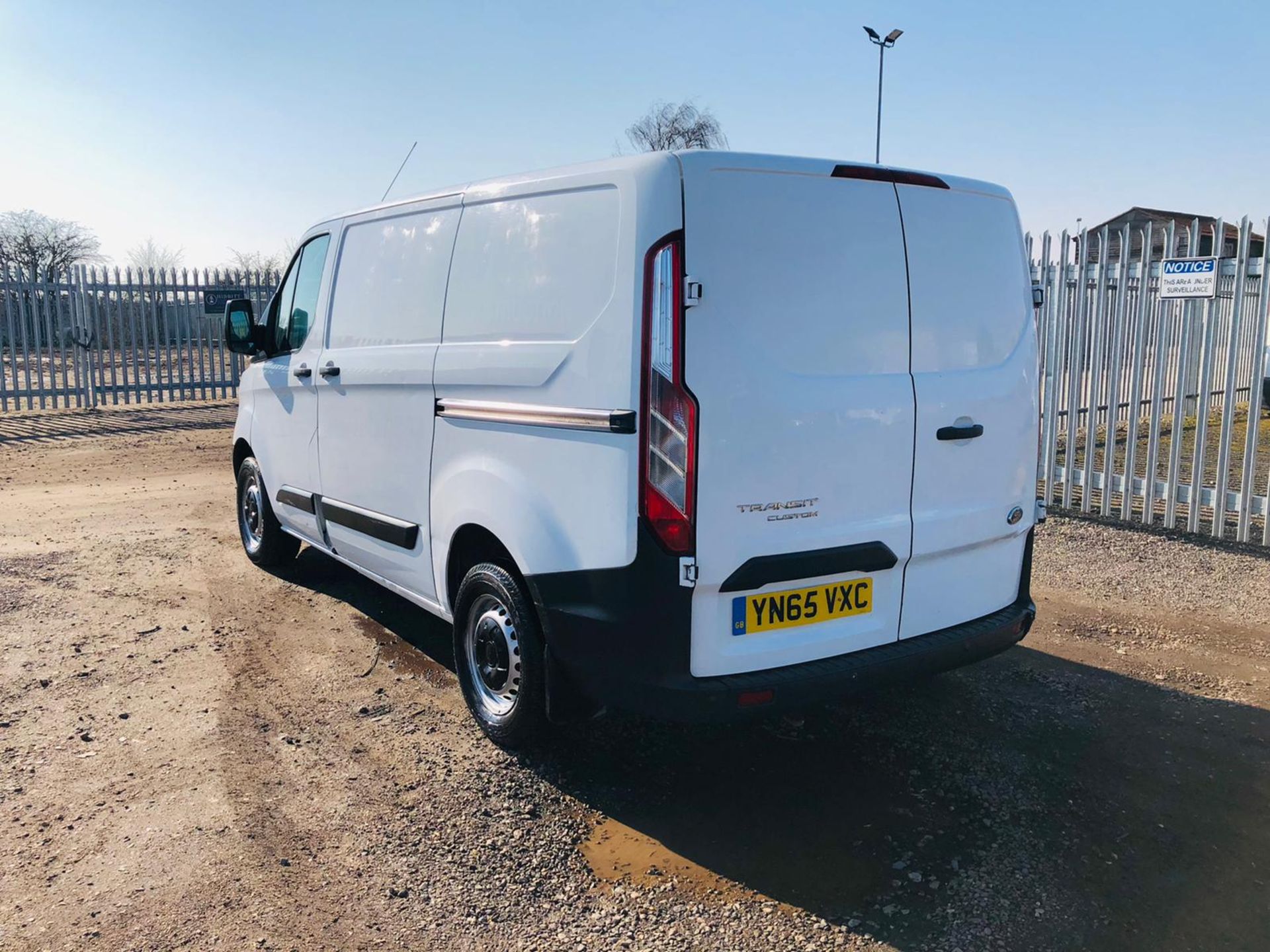 ** ON SALE ** Ford Transit Custom 2.2 TDCI 270 Eco-Tech 100 L1 H1 2015 '65 Reg' - Bluetooth Pack - Image 10 of 24