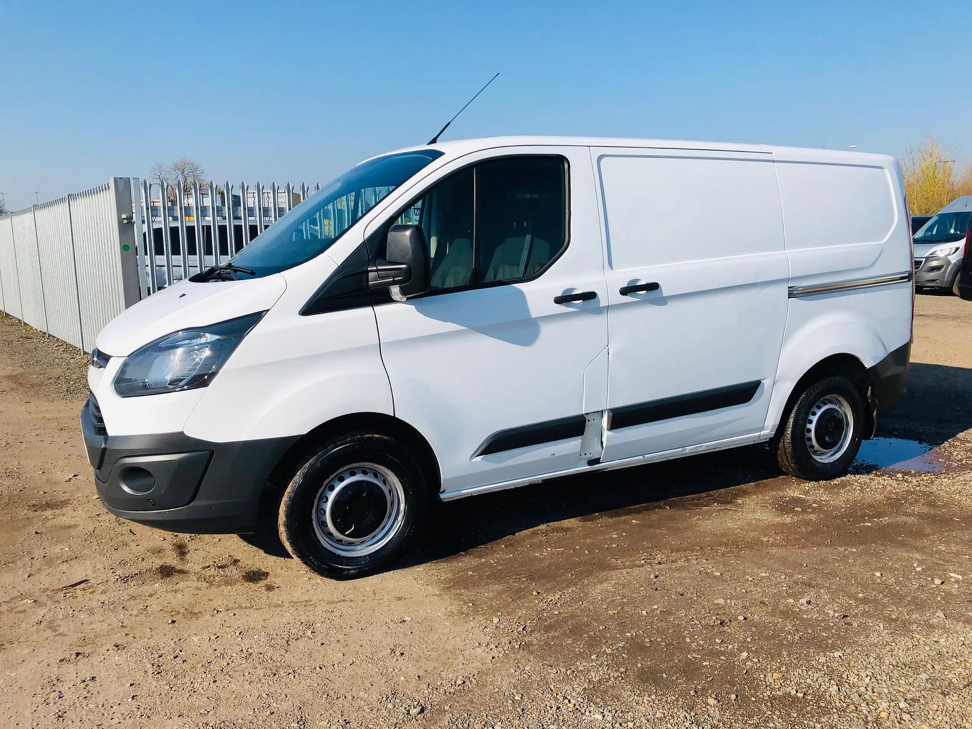 ** ON SALE ** Ford Transit Custom 2.2 TDCI 270 Eco-Tech 100 L1 H1 2015 '65 Reg' - Bluetooth Pack - Image 6 of 24