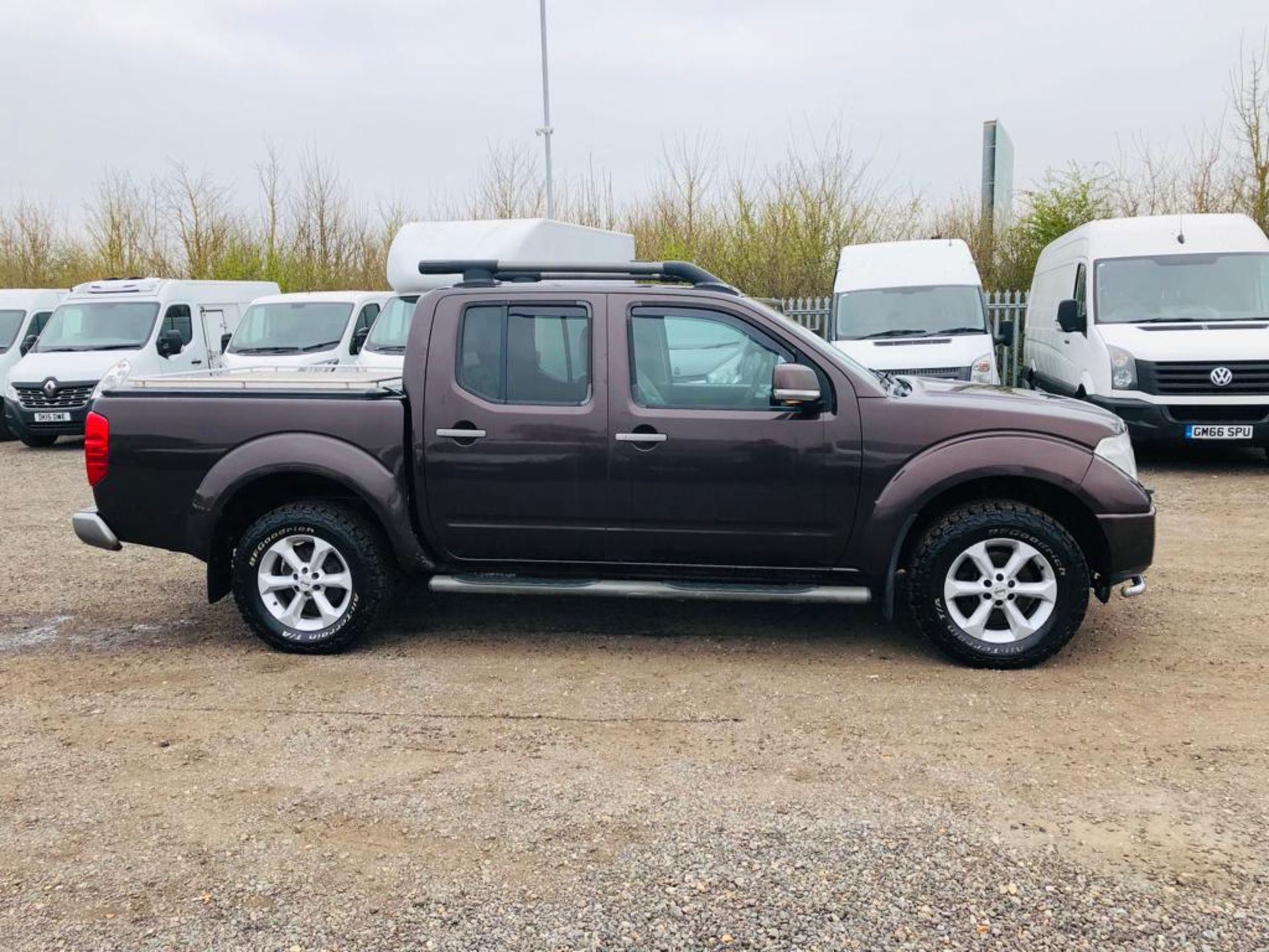 ** ON SALE ** Nissan Navara 2.5 DCI Platinum Edition Auto 2009 '09 Reg' - 4WD - A/C - Image 2 of 22