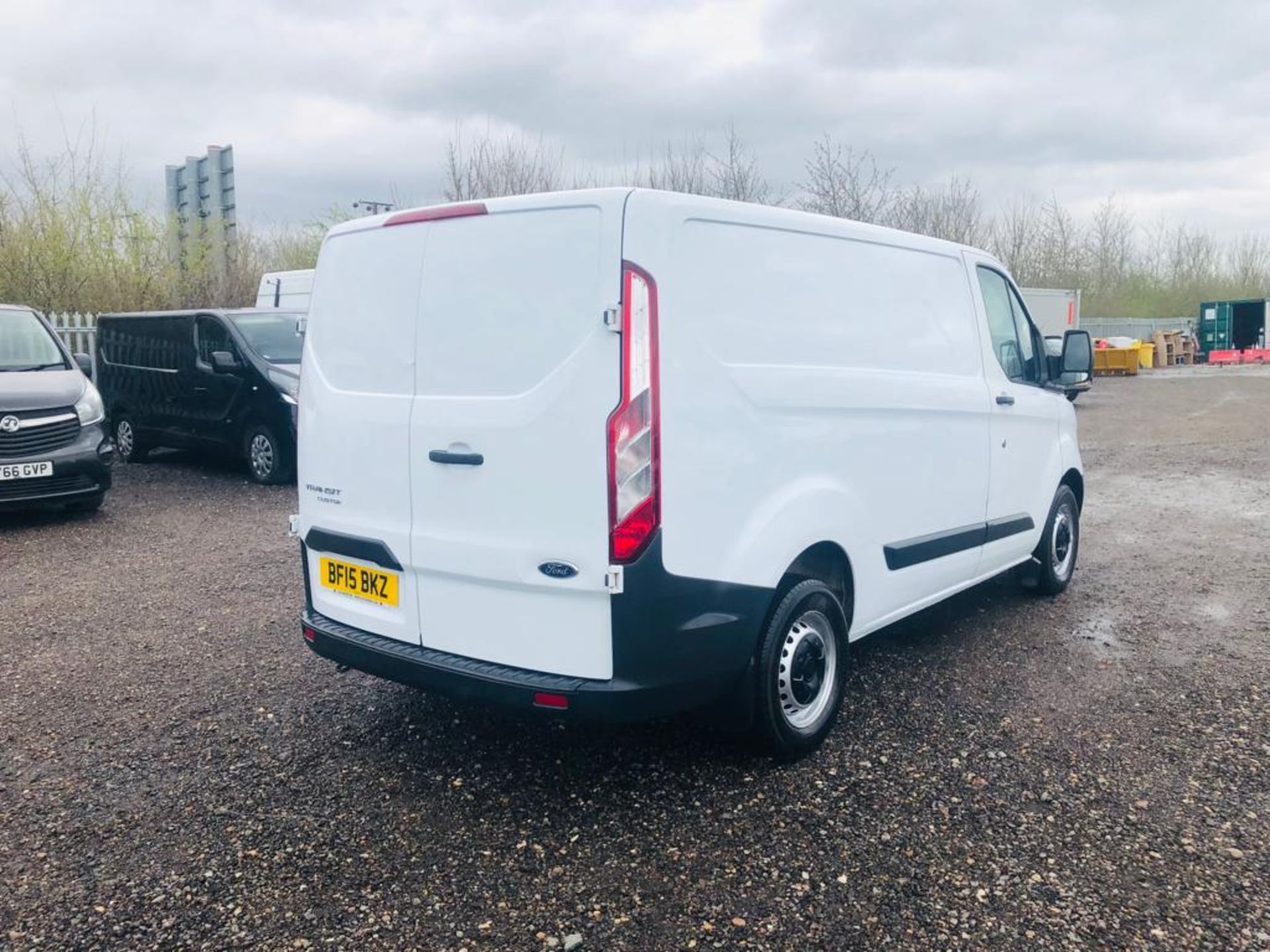 ** ON SALE ** Ford Transit Custom 2.2 TDCI 290 EcoTech 100 2015 '15 Reg' - Panel Van - Bluetooth - Image 8 of 24