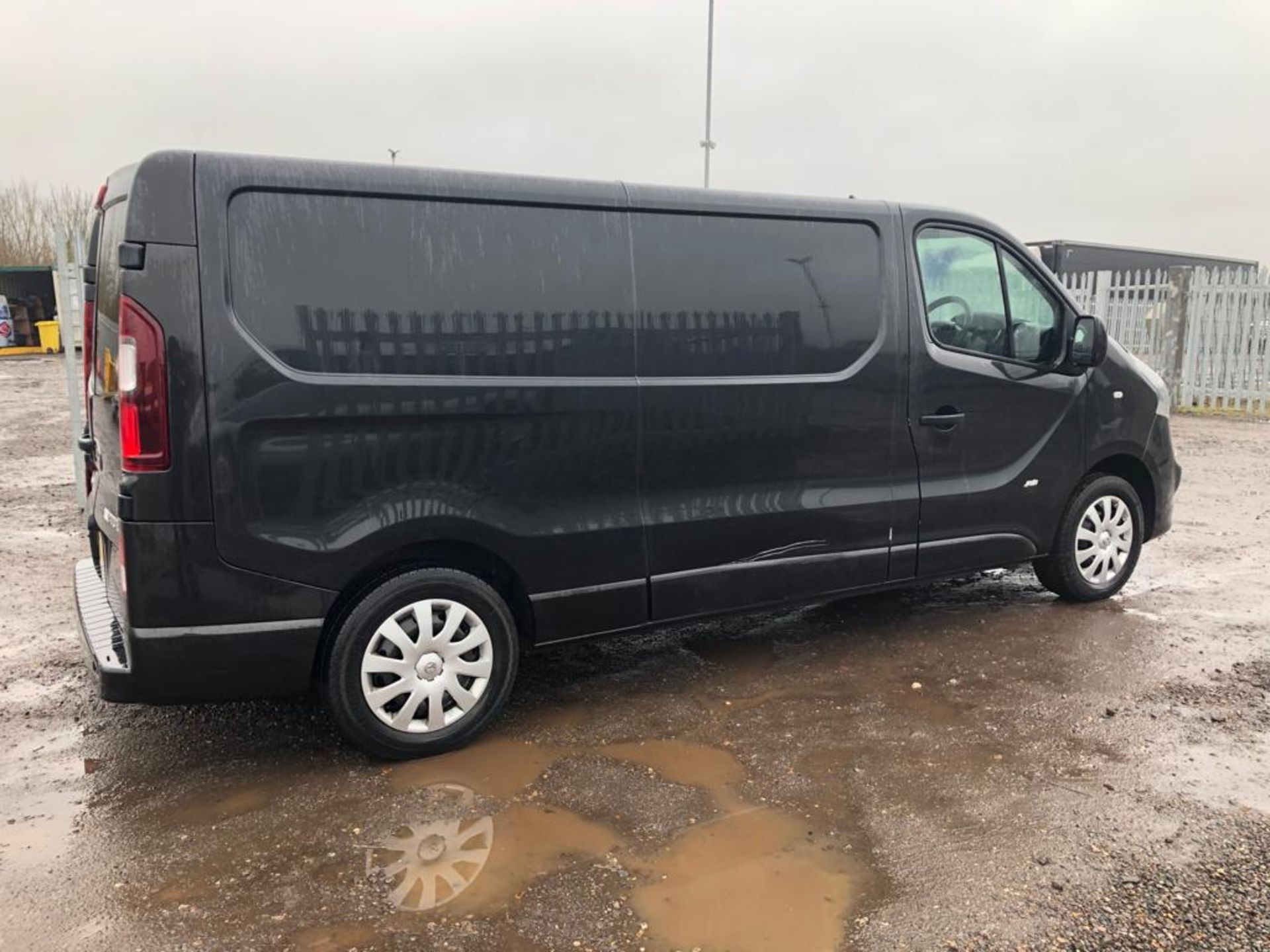 ** ON SALE **Vauxhall Vivaro 1.6 CDTI BITurbo Sportive L2 H1 2017 '17 Reg' Euro 6 - ULEZ Compliant - Image 11 of 28