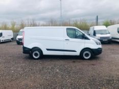 ** ON SALE ** Ford Transit Custom 2.2 TDCI 290 EcoTech 100 2015 '15 Reg' - Panel Van - Bluetooth