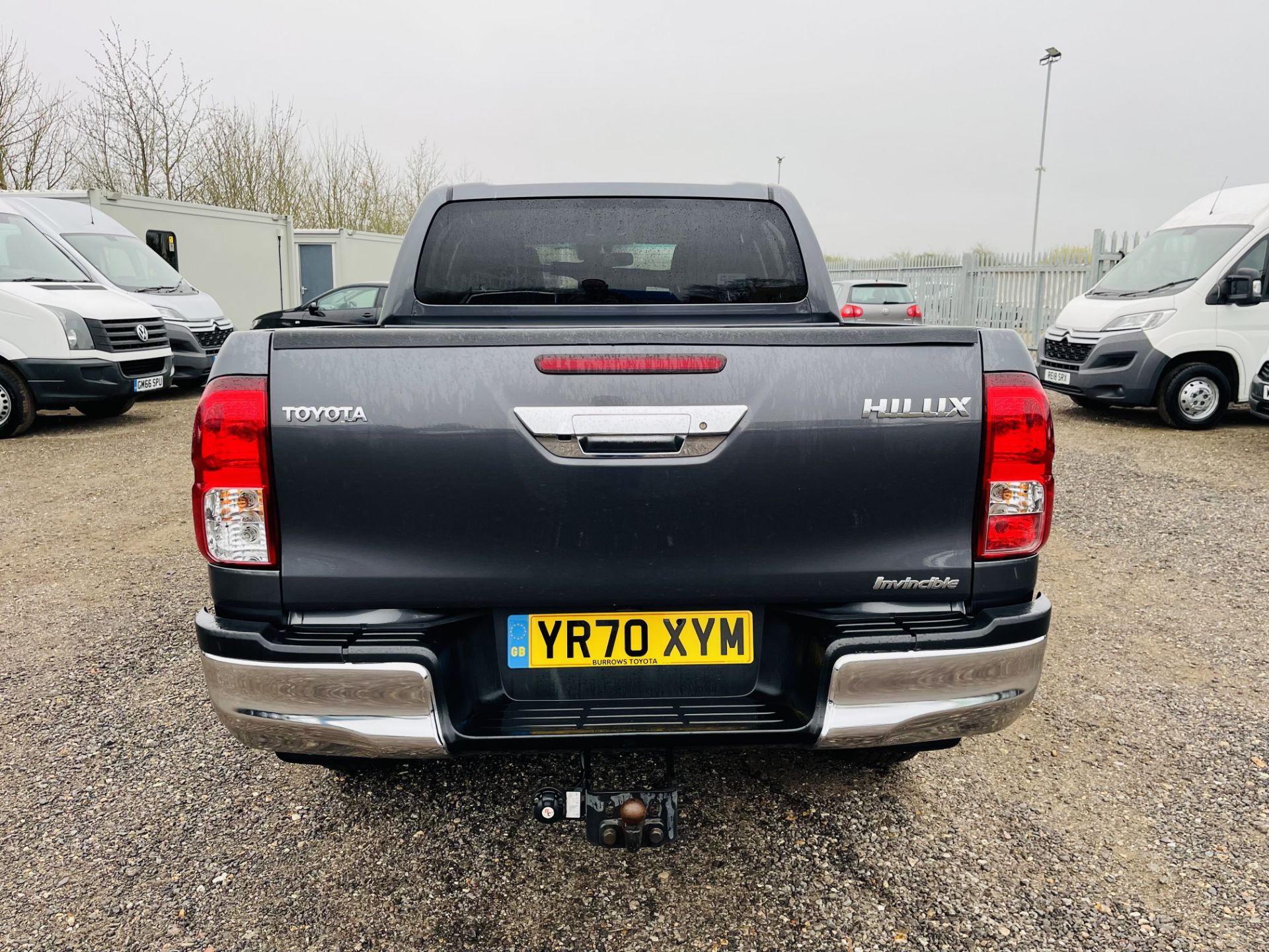 Toyota Hilux Invincible 2.4 D-4D 4WD Double Cab 2020 '70 Reg' Euro 6 -ULEZ Compliant - Sat Nav - A/C - Image 10 of 34