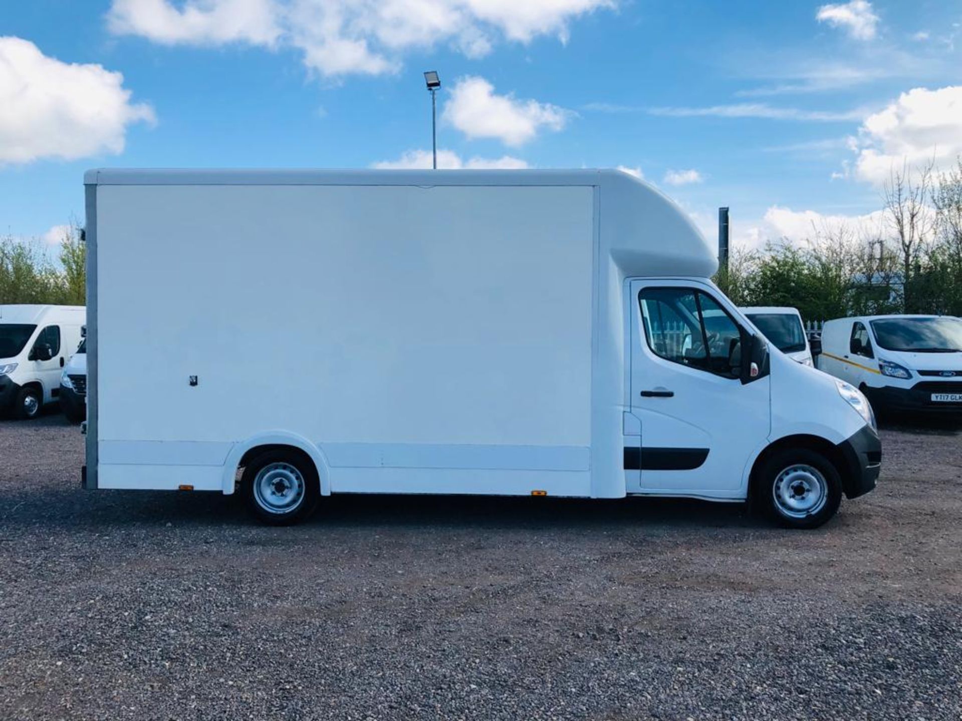 ** ON SALE ** Renault Master LL35 2.3 DCI Business Energy L3 Luton Lowloader 2018 '68 Reg' Euro 6 - Image 2 of 22