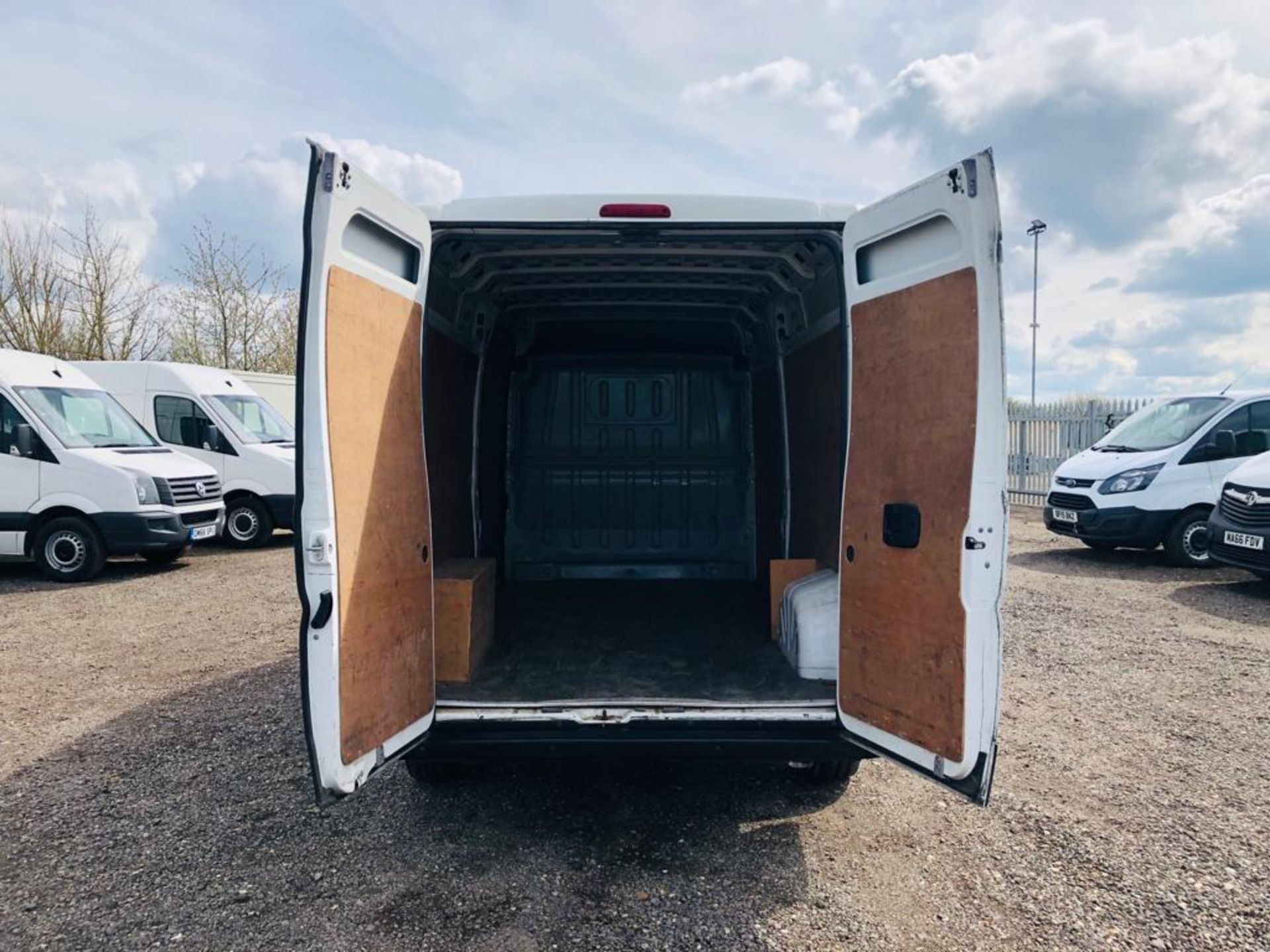 ** ON SALE ** Citroen Relay 2.0 Blue HDI Enterprise L3 H2 2019 '69 Reg' Sat Nav - A/C - Euro 6 - Image 10 of 25