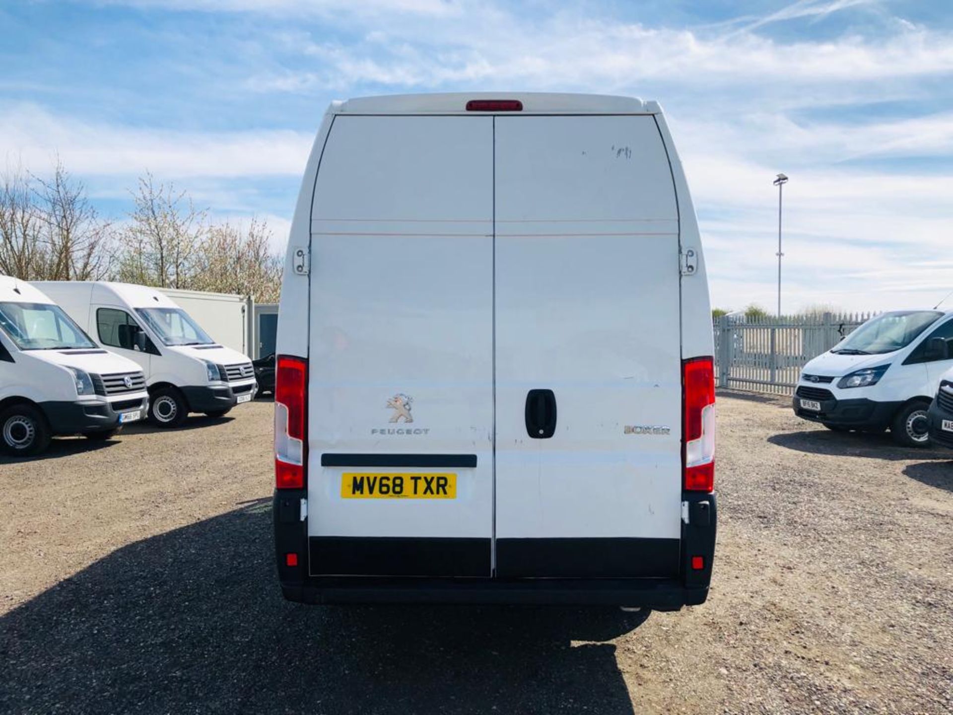 ** ON SALE ** Peugeot Boxer 2.0 BLUE HDI L4 H3 2018 '68 Reg' A/C - Panel Van - Euro 6 - Image 11 of 24