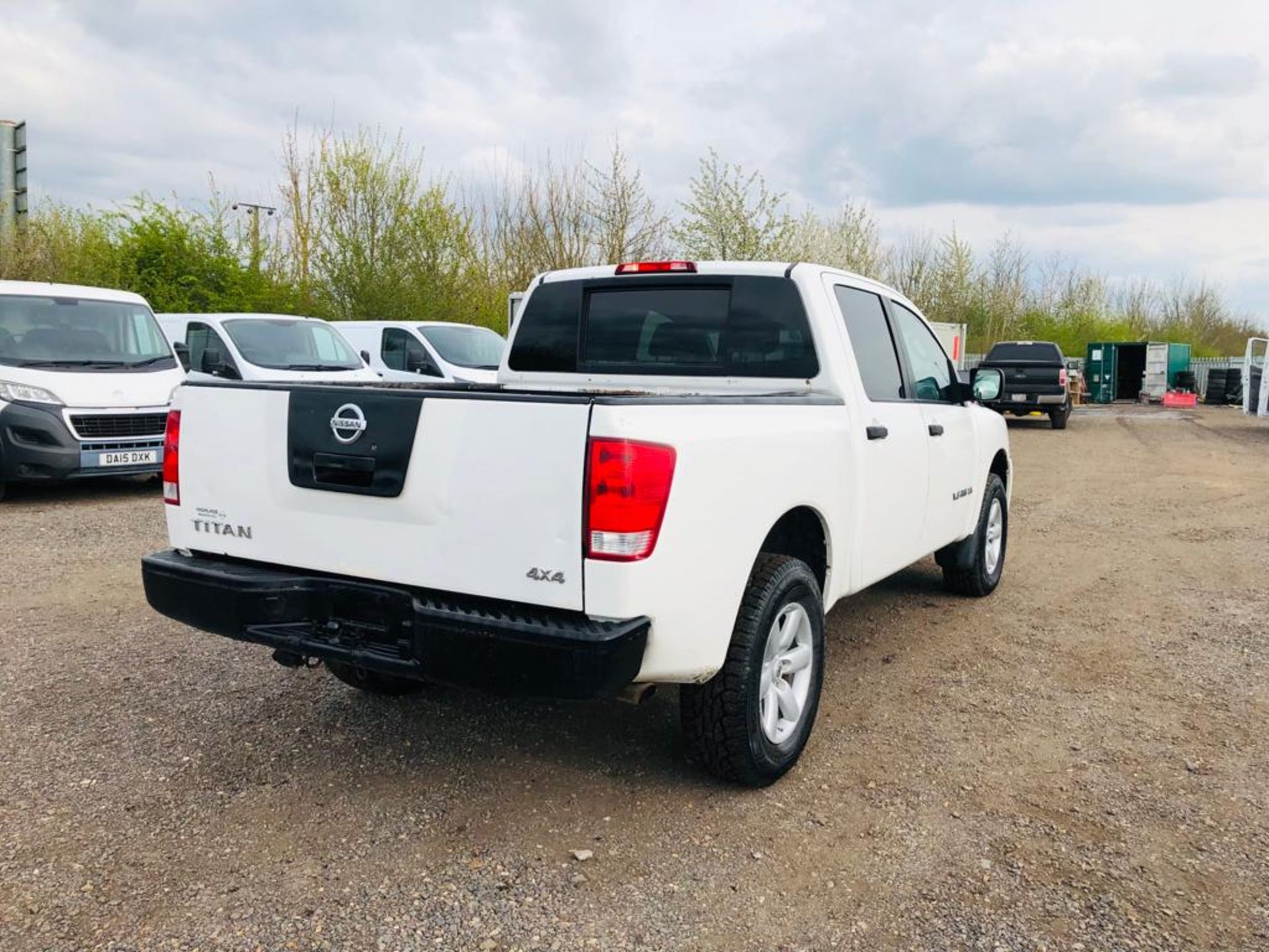 Nissan Titan 5.6L V8 Crew-Cab 4WD '2011 Year' - A/C - 6 Seats - Cruise Control - ULEZ Compliant - Image 6 of 23