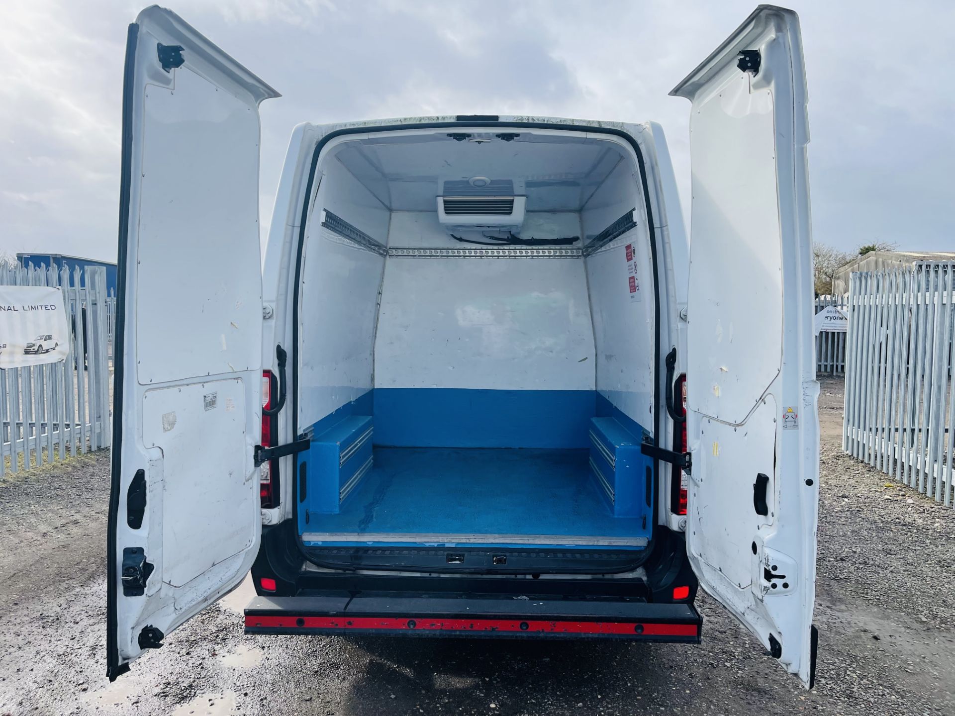 ** ON SALE ** Renault Master 2.3 DCI Business MM35 L2 H2 Fridge/Freezer 2015 '15 Reg' - Image 12 of 20