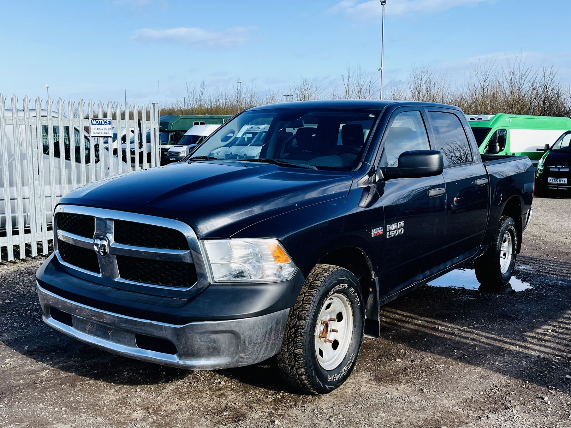 ** ON SALE ** Dodge Ram 1500 5.7 V8 Hemi Crew Cab '2013 year' 4X4 - A/C - **ULEZ Compliant** - Image 5 of 29