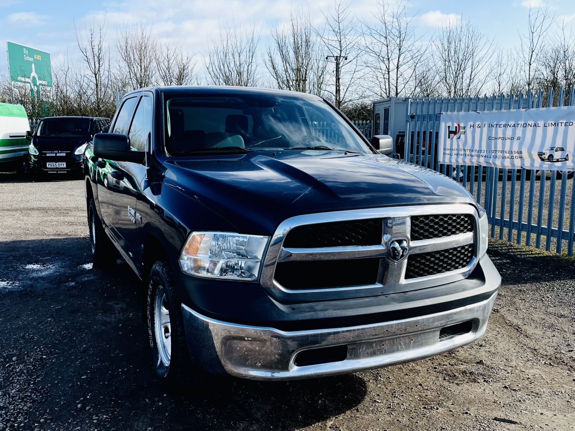 ** ON SALE ** Dodge Ram 1500 5.7 V8 Hemi Crew Cab '2013 year' 4X4 - A/C - **ULEZ Compliant** - Image 3 of 29