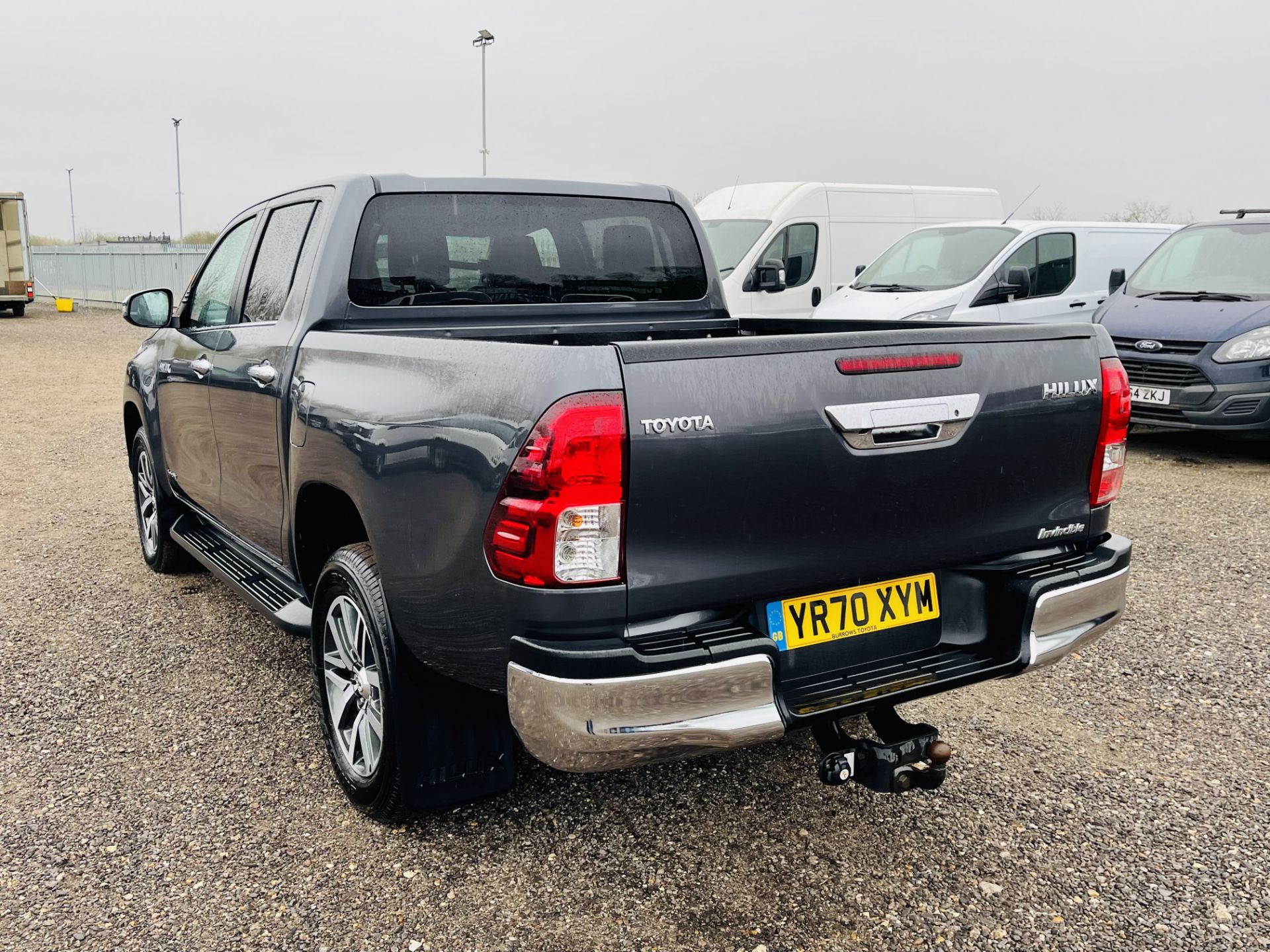 Toyota Hilux Invincible 2.4 D-4D 4WD Double Cab 2020 '70 Reg' Euro 6 -ULEZ Compliant - Sat Nav - A/C - Image 9 of 34