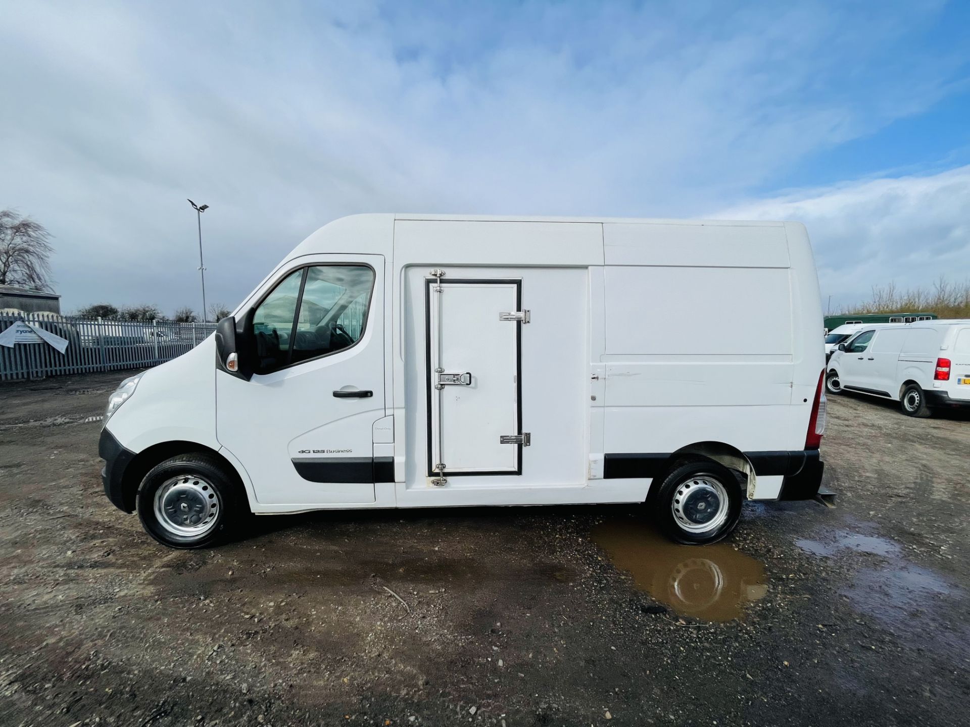 ** ON SALE ** Renault Master 2.3 DCI Business MM35 L2 H2 Fridge/Freezer 2015 '15 Reg' - Image 5 of 20