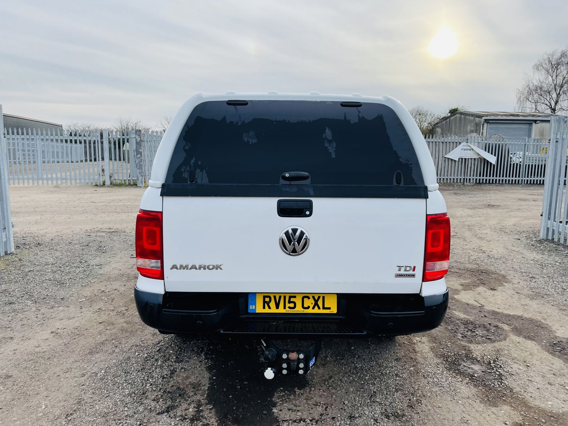 ** ON SALE ** Volkswagen Amarok Startline 2.0 TDI 4motion 4X4 2015 '15 Reg' - Sat Nav - A/C - No Vat - Image 9 of 25