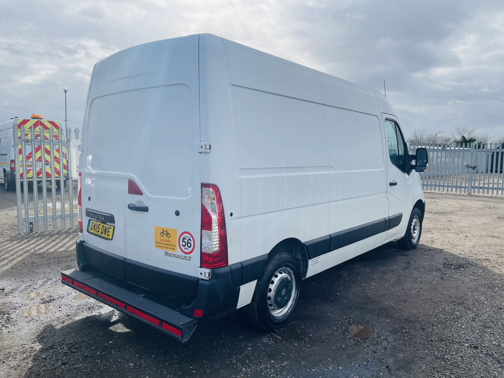 ** ON SALE ** Renault Master 2.3 DCI Business MM35 L2 H2 Fridge/Freezer 2015 '15 Reg' - Image 13 of 20