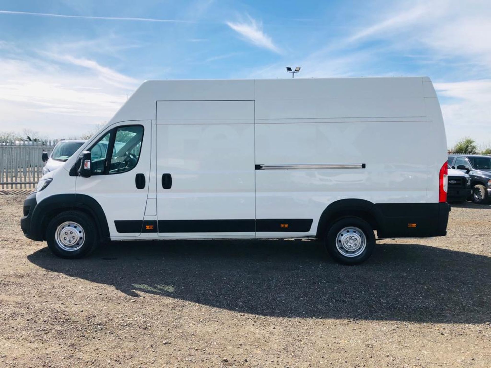 ** ON SALE ** Peugeot Boxer 2.0 BLUE HDI L4 H3 2018 '68 Reg' A/C - Panel Van - Euro 6 - Image 5 of 24