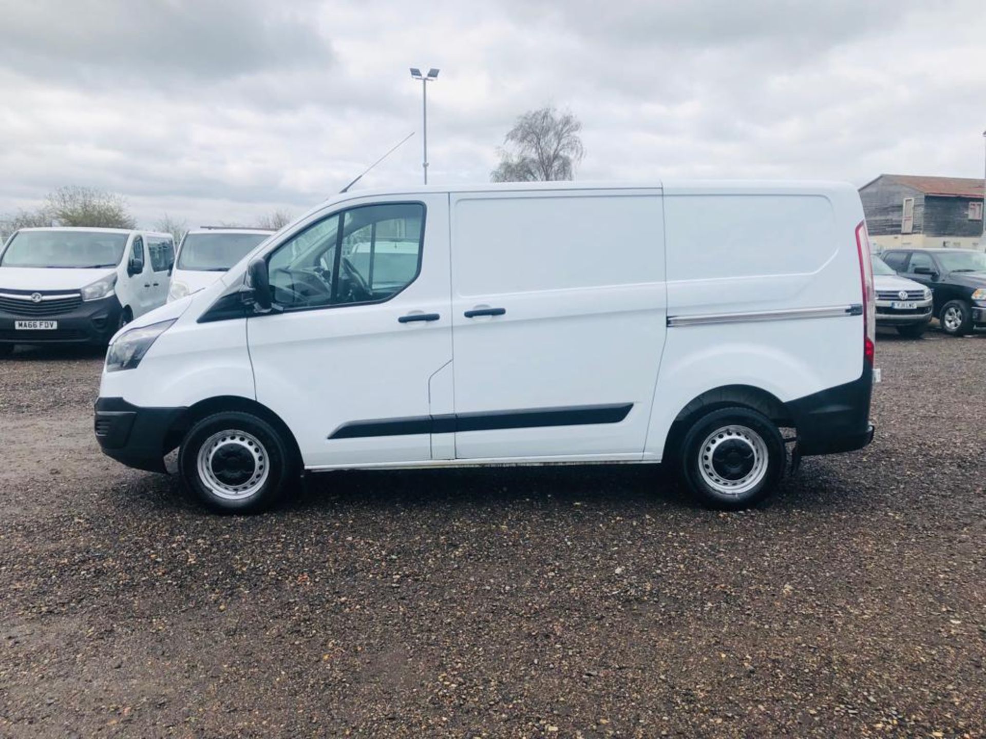 ** ON SALE ** Ford Transit Custom 2.2 TDCI 290 EcoTech 100 2015 '15 Reg' - Panel Van - Bluetooth - Image 5 of 24