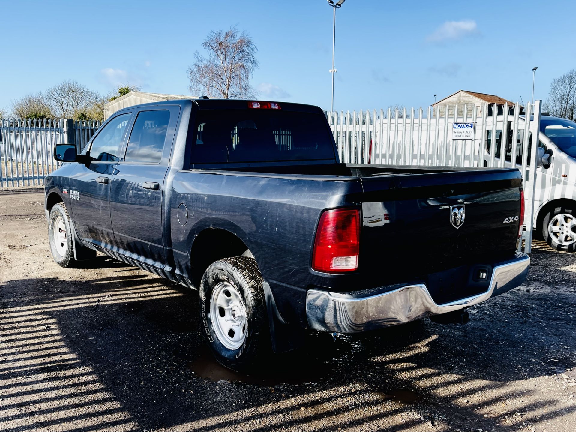 ** ON SALE ** Dodge Ram 1500 5.7 V8 Hemi Crew Cab '2013 year' 4X4 - A/C - **ULEZ Compliant** - Image 8 of 29