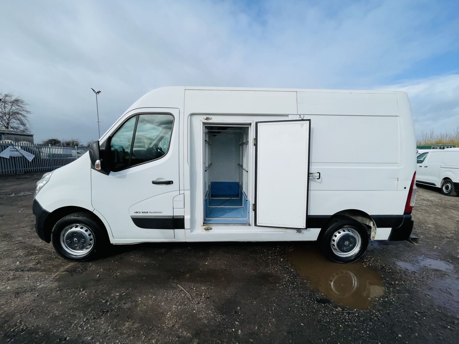 ** ON SALE ** Renault Master 2.3 DCI Business MM35 L2 H2 Fridge/Freezer 2015 '15 Reg' - Image 8 of 20