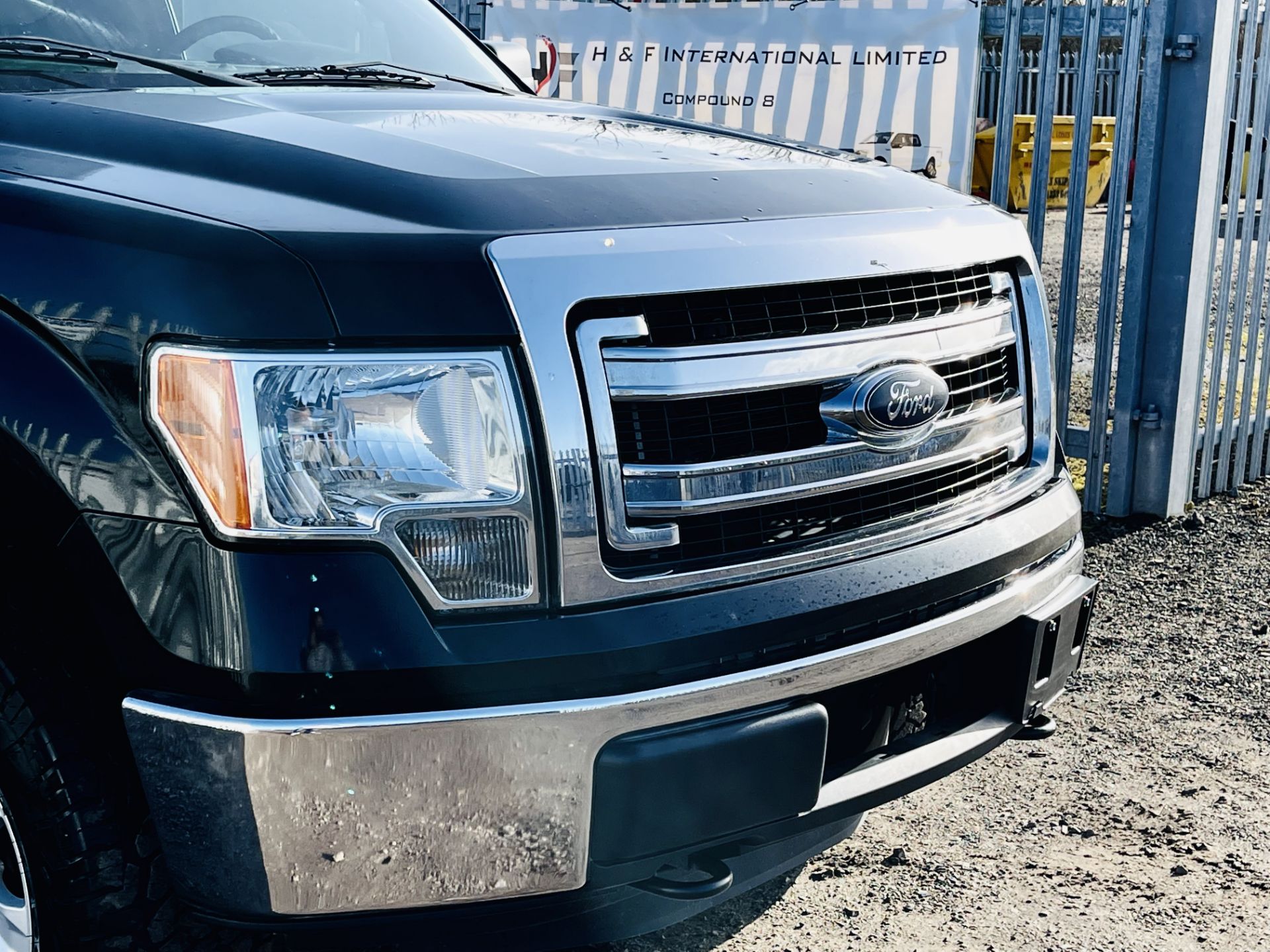 ** ON SALE **Ford F-150 3.5 V6 Ecoboost XLT SuperCrew '2013 Year' - A/C - 4X4 - 6 Seats - Image 14 of 34