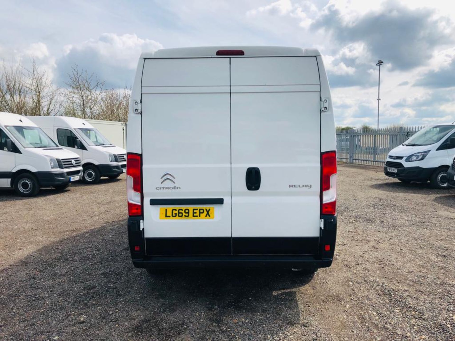 ** ON SALE ** Citroen Relay 2.0 Blue HDI Enterprise L3 H2 2019 '69 Reg' Sat Nav - A/C - Euro 6 - Image 8 of 25