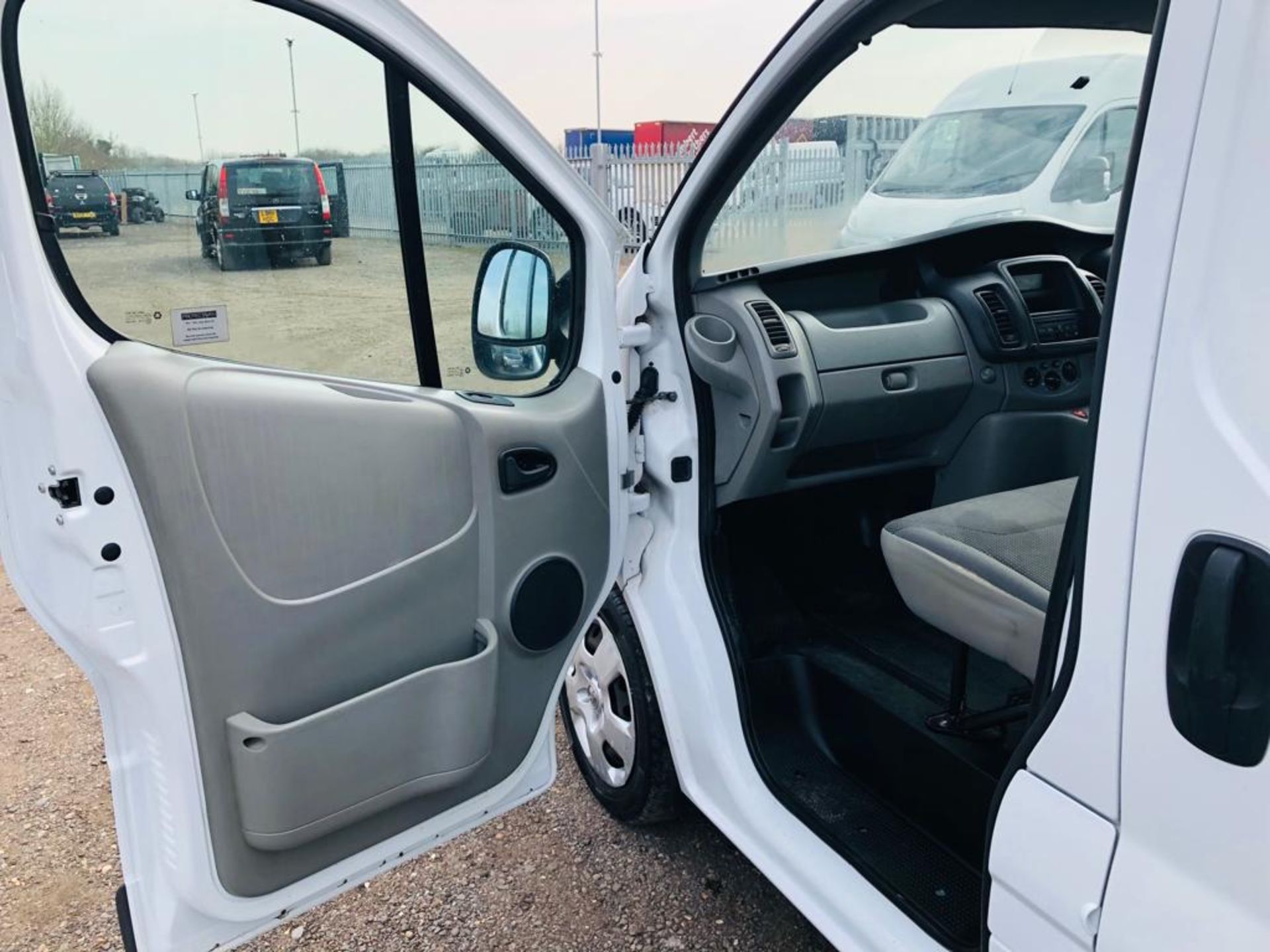 ** ON SALE ** Vauxhall Vivaro 2.0 CDTI 2700 L1 H1 2012 '61 Reg' A/C - Elec Pack - Panel van -No Vat - Image 23 of 25