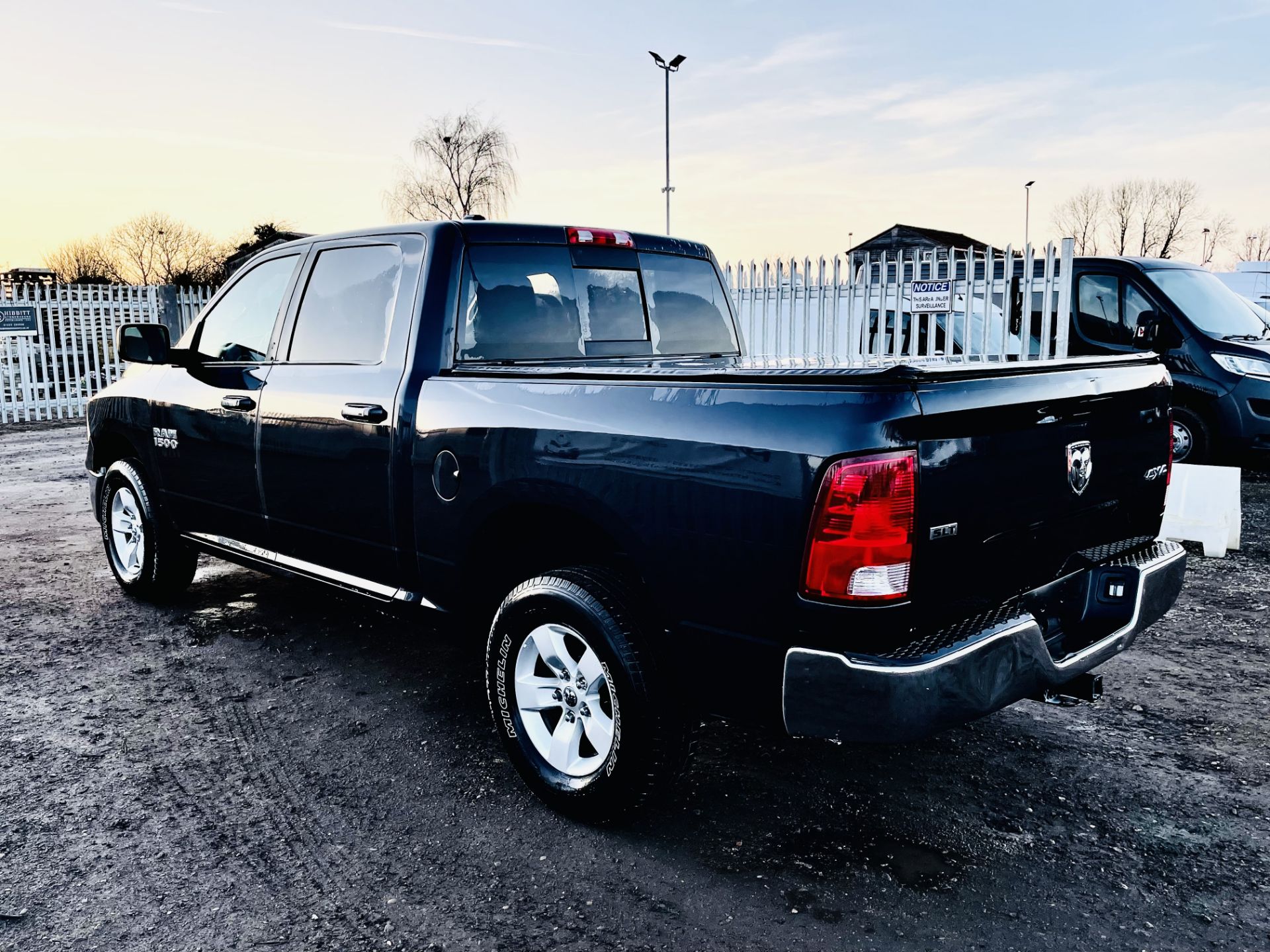 ** ON SALE ** Dodge Ram 3.5L V6 1500 Crew Cab SLT ' 2015 Year ' A/C - 6 Seats - Chrome Package - Image 10 of 31