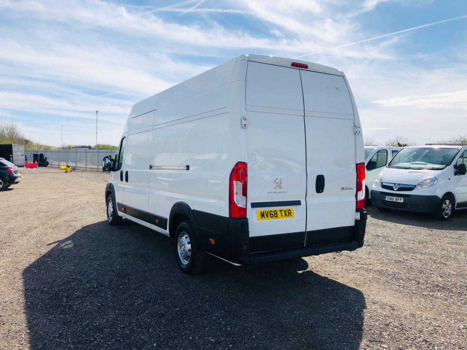 ** ON SALE ** Peugeot Boxer 2.0 BLUE HDI L4 H3 2018 '68 Reg' A/C - Panel Van - Euro 6 - Image 10 of 24