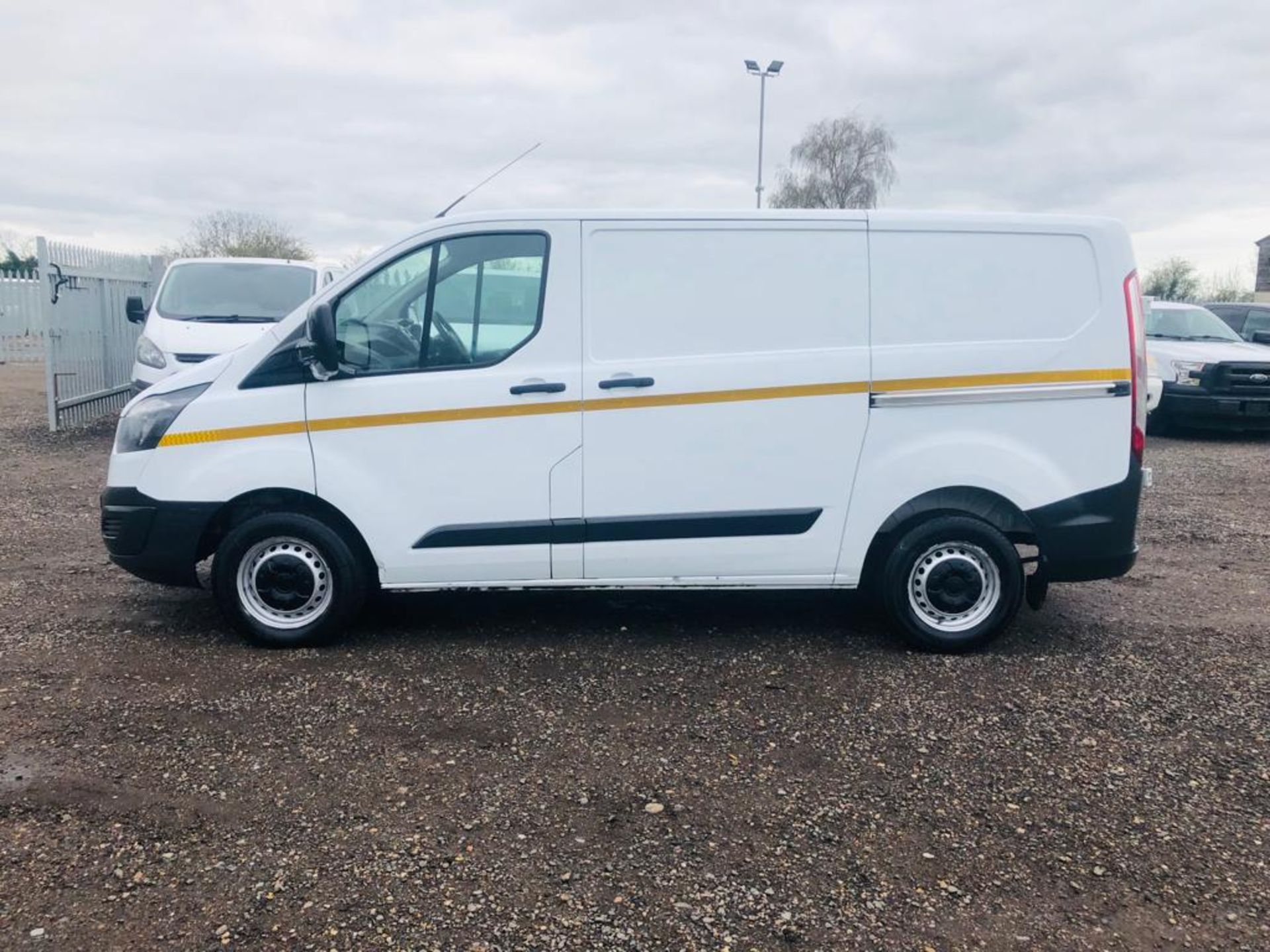 ** ON SALE ** Ford Transit Custom 2.0 TDCI 270 L1 H1 2017 '17 Reg' - Panel Van - Euro 6 - Image 10 of 21