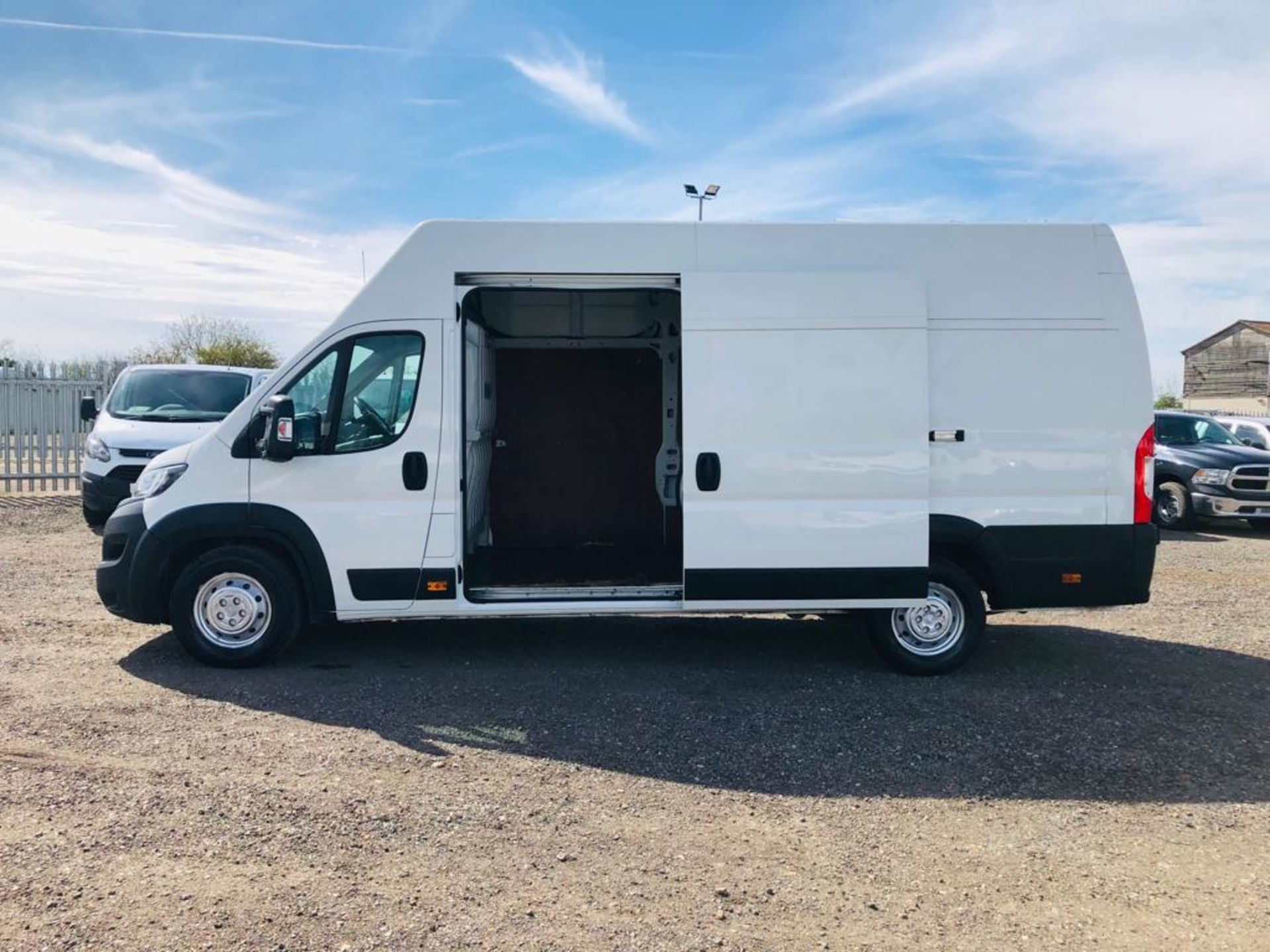 ** ON SALE ** Peugeot Boxer 2.0 BLUE HDI L4 H3 2018 '68 Reg' A/C - Panel Van - Euro 6 - Image 6 of 24