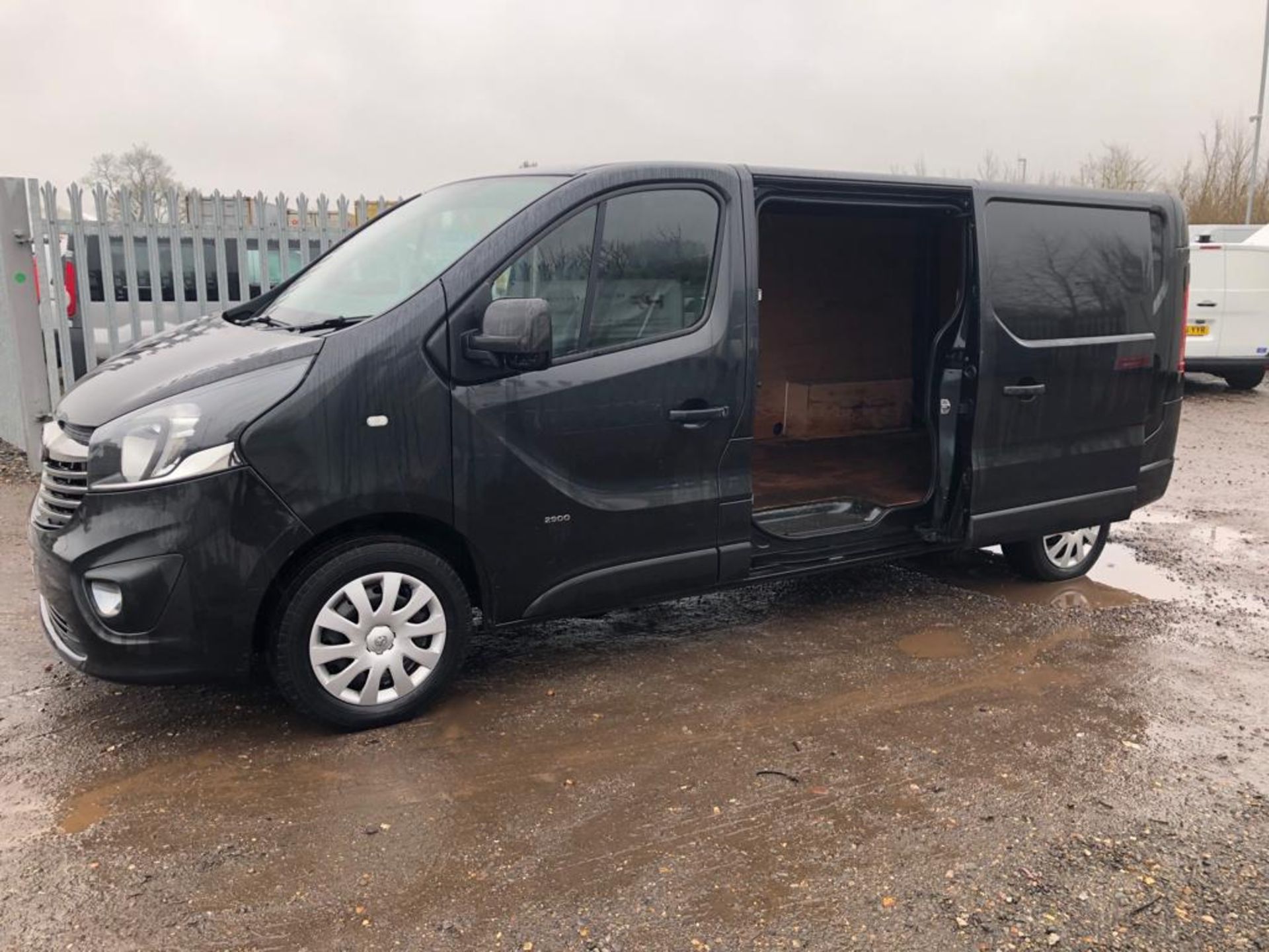 ** ON SALE **Vauxhall Vivaro 1.6 CDTI BITurbo Sportive L2 H1 2017 '17 Reg' Euro 6 - ULEZ Compliant - Image 7 of 28