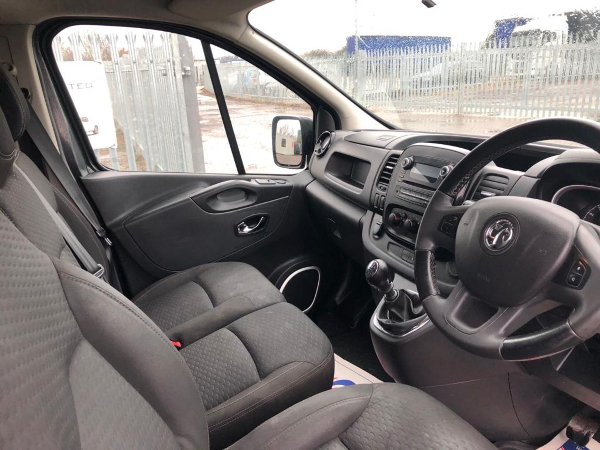 ** ON SALE **Vauxhall Vivaro 1.6 CDTI BITurbo Sportive L2 H1 2017 '17 Reg' Euro 6 - ULEZ Compliant - Image 24 of 28