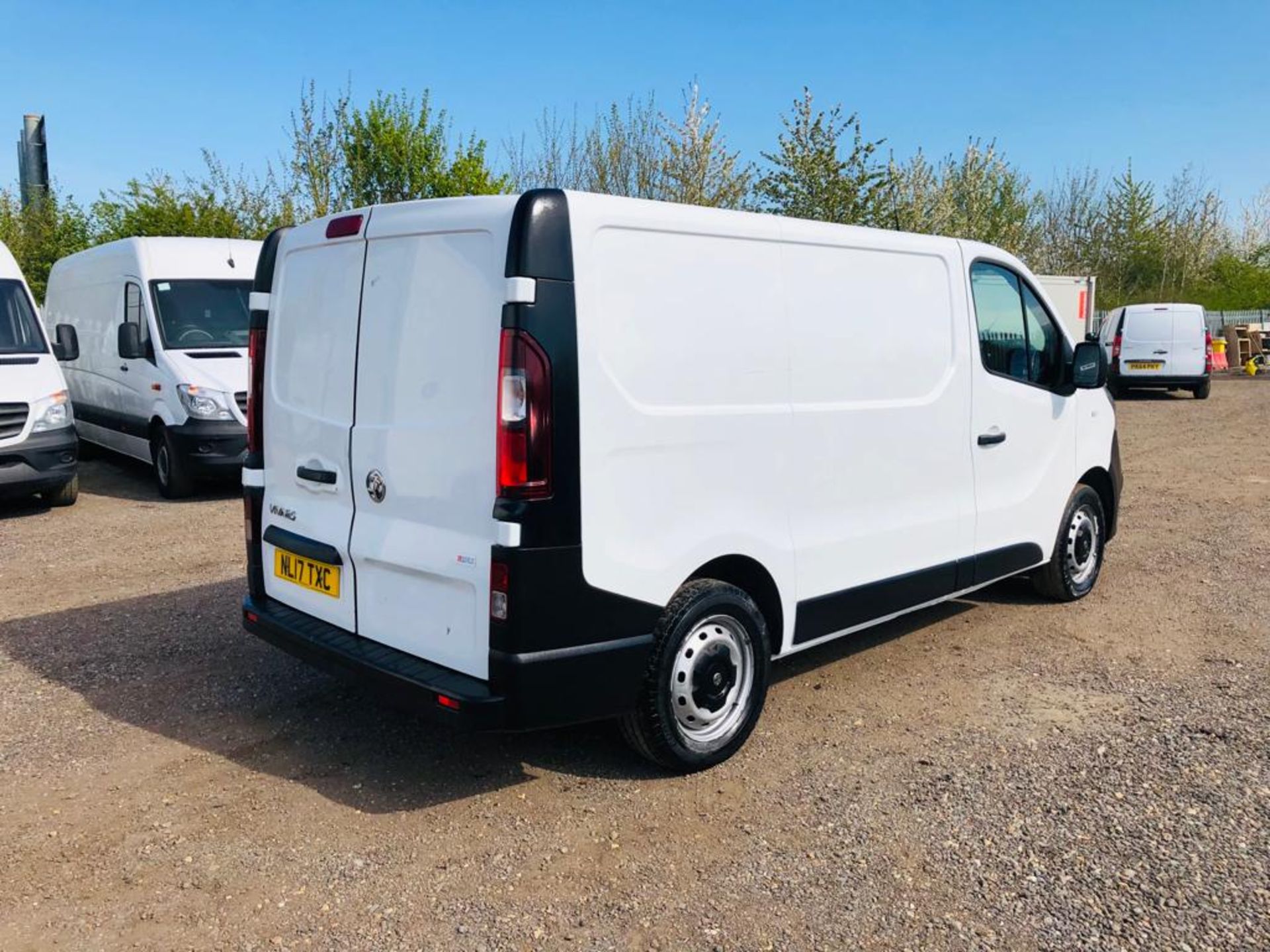 Vauxhall Vivaro 1.6 CDTI 2700 BlueInjection L1 H1 2017 '17 Reg' Euro 6 - ULEZ Compliant - Image 11 of 20