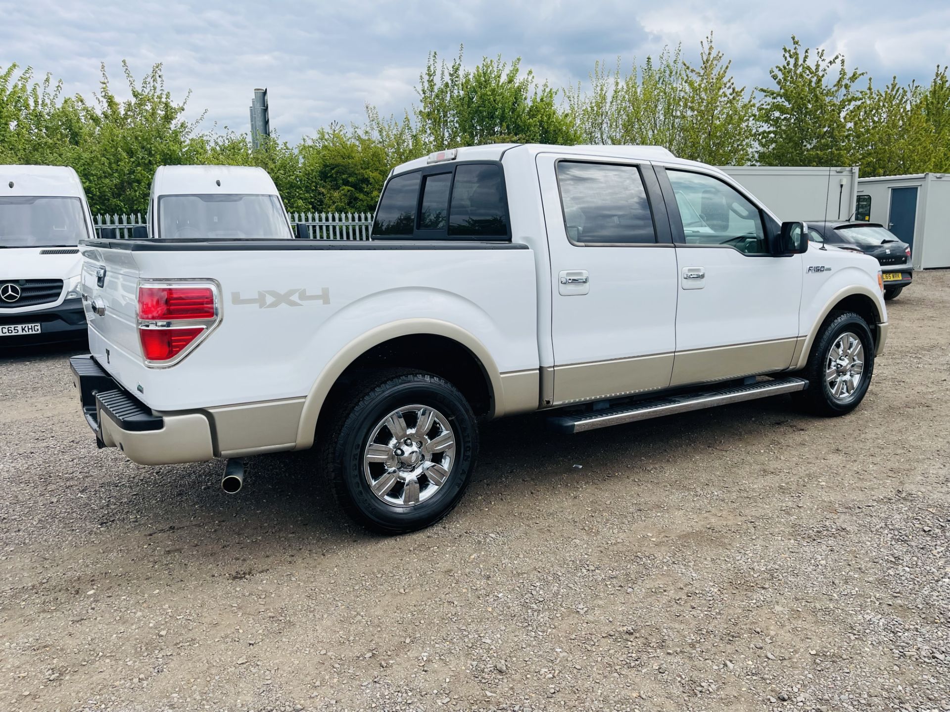 ** ON SALE ** Ford F-150 5.4L V8 Lariat Supercrew 4WD ' 2010 Year' A/C - Full Spec - ULEZ Compliant - Image 12 of 29