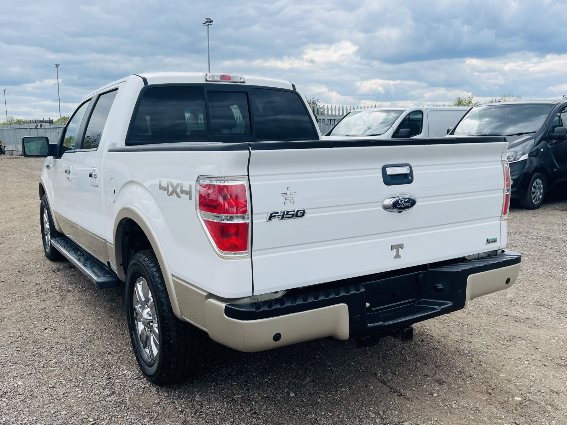 ** ON SALE ** Ford F-150 5.4L V8 Lariat Supercrew 4WD ' 2010 Year' A/C - Full Spec - ULEZ Compliant - Image 8 of 29