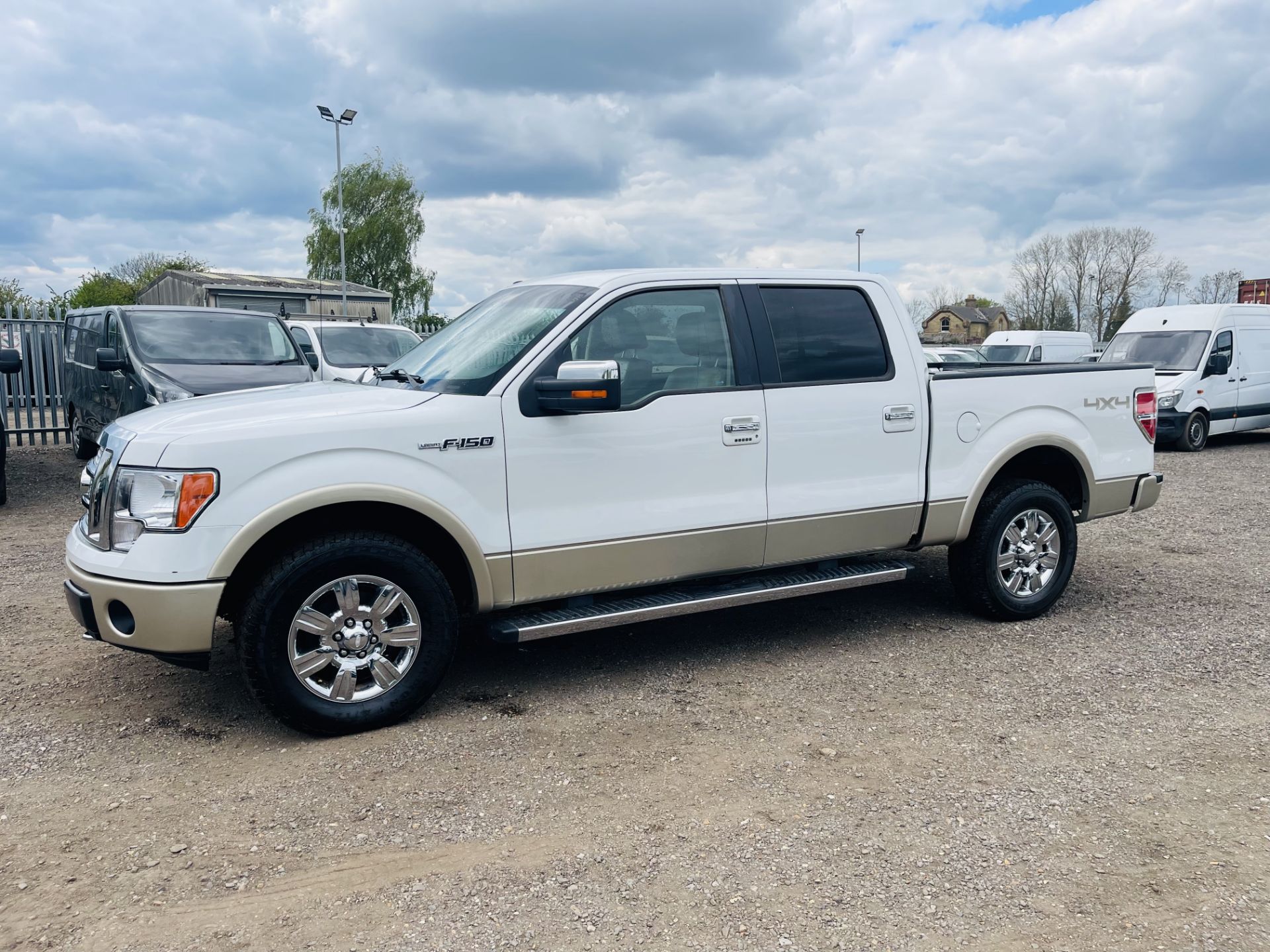 ** ON SALE ** Ford F-150 5.4L V8 Lariat Supercrew 4WD ' 2010 Year' A/C - Full Spec - ULEZ Compliant - Image 6 of 29