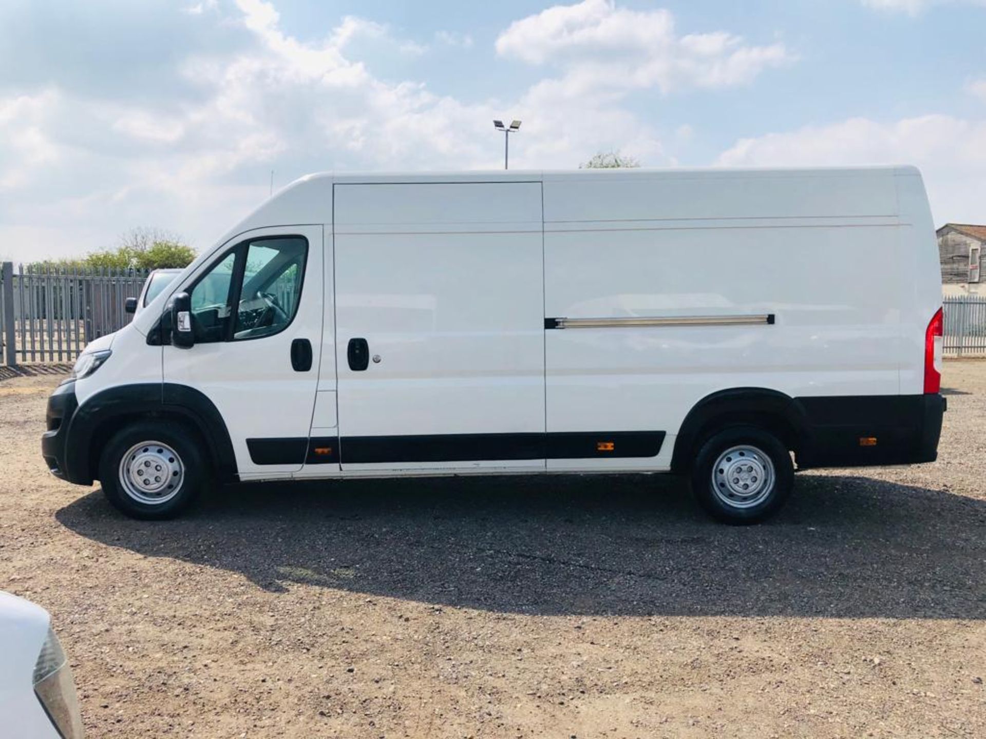 ** ON SALE ** Peugeot Boxer 2.0 BLUEHDI L4 H2 Professional 2018 '68 Reg' - A/C - Euro 6 - ULEZ - Image 5 of 24