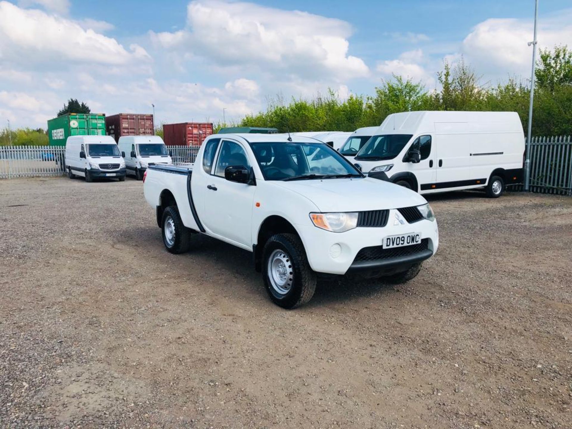 ** ON SALE ** Mitsubishi L200 2.5 DI-D 4WD 4Work 134 Bhp King Cab 2009 '09 Reg' - No Vat Save 20% - Image 2 of 21