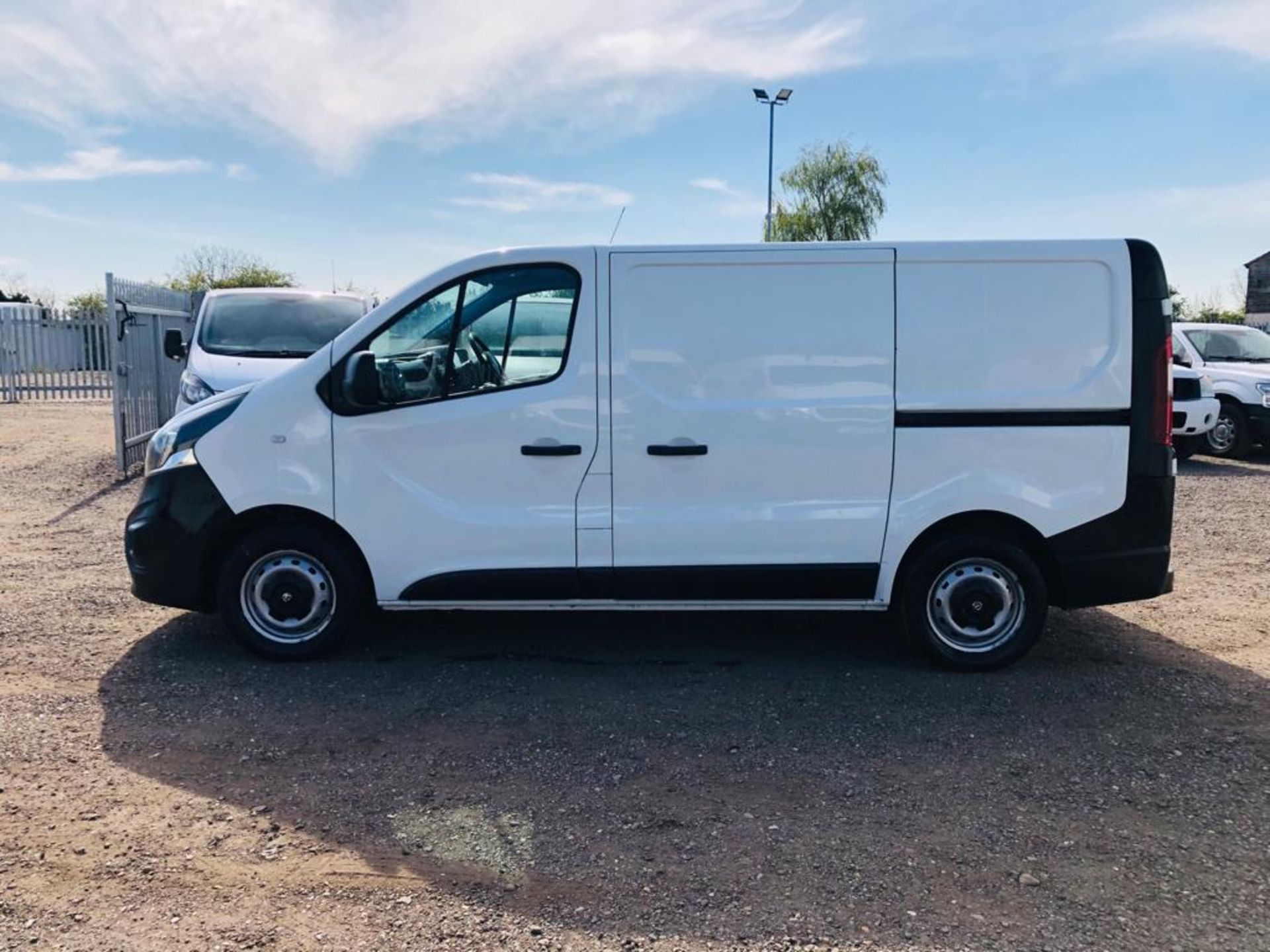 Vauxhall Vivaro 1.6 CDTI 2700 BlueInjection L1 H1 2017 '17 Reg' Euro 6 - ULEZ Compliant - Image 5 of 20