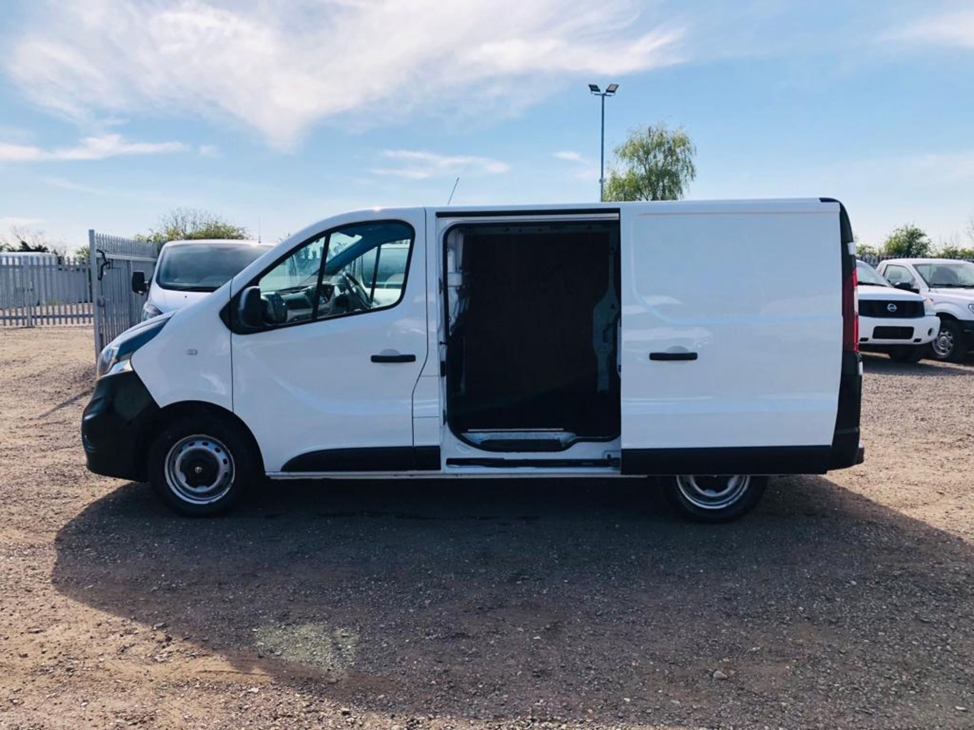 Vauxhall Vivaro 1.6 CDTI 2700 BlueInjection L1 H1 2017 '17 Reg' Euro 6 - ULEZ Compliant - Image 6 of 20